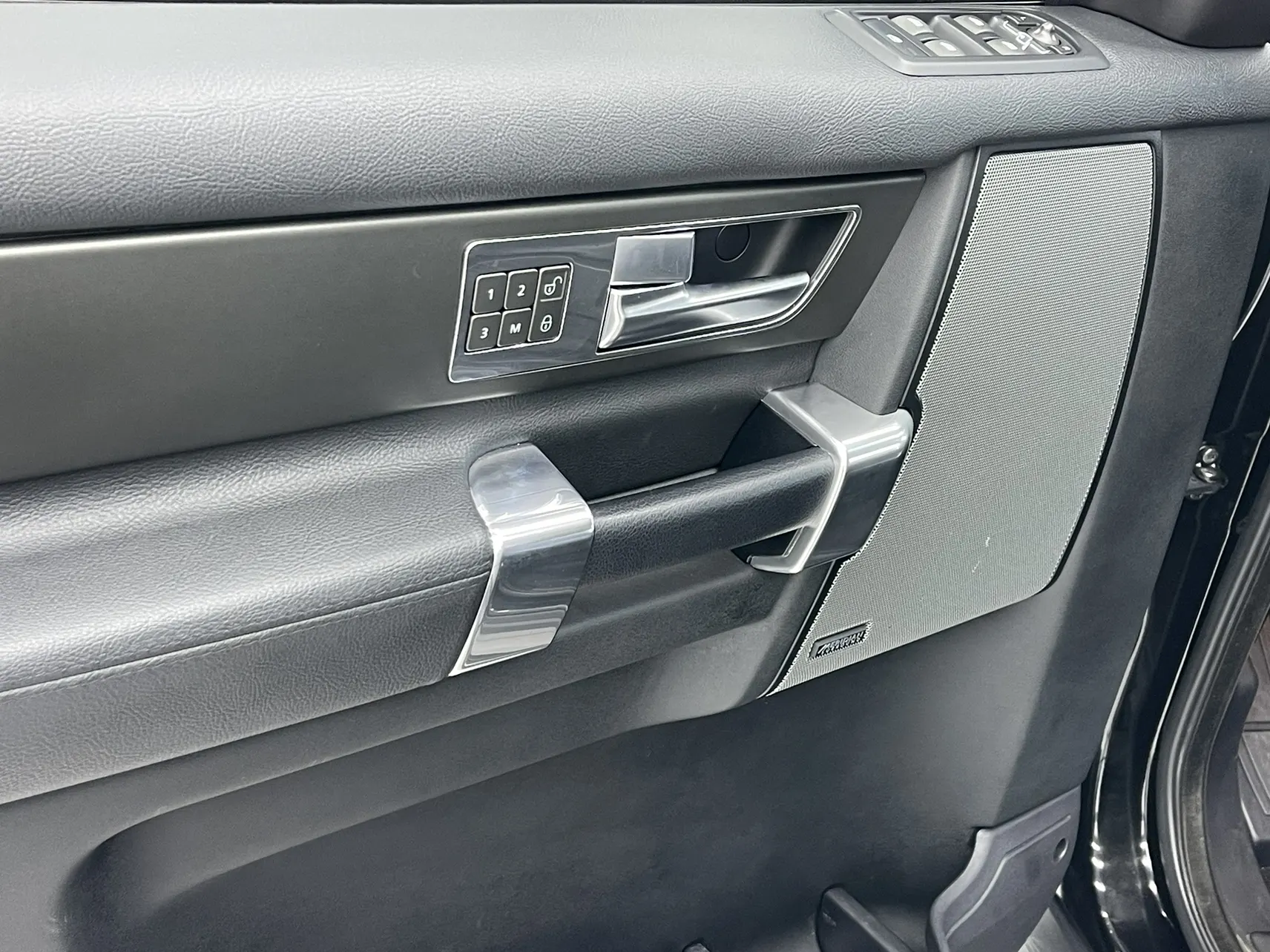Land Rover Discovery, 2019 18