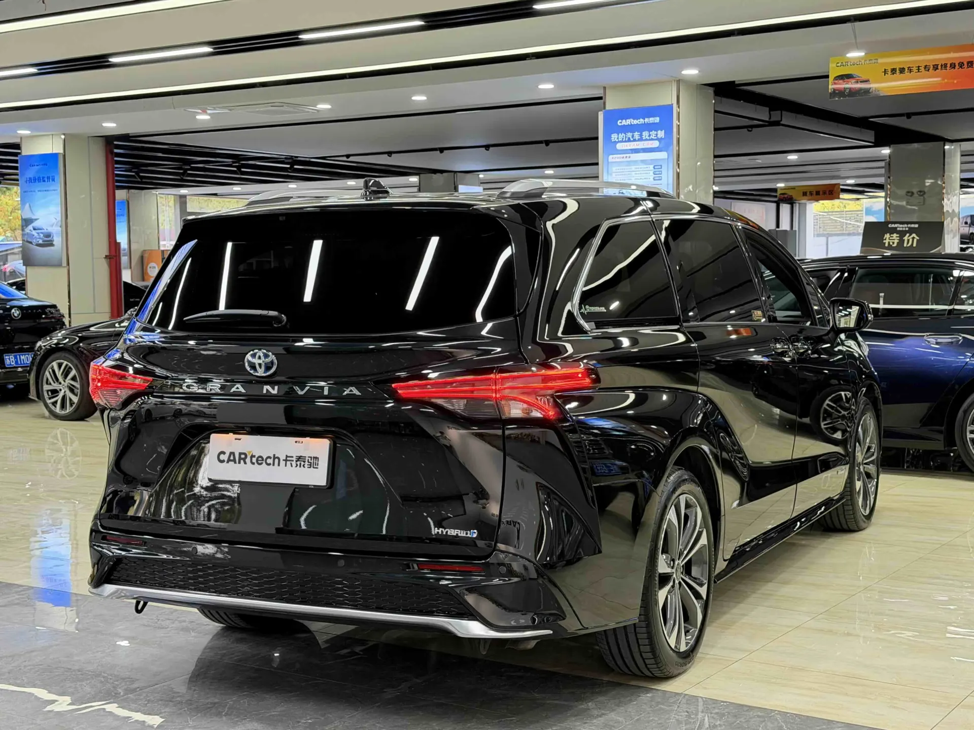 Toyota Granvia, 2023 4