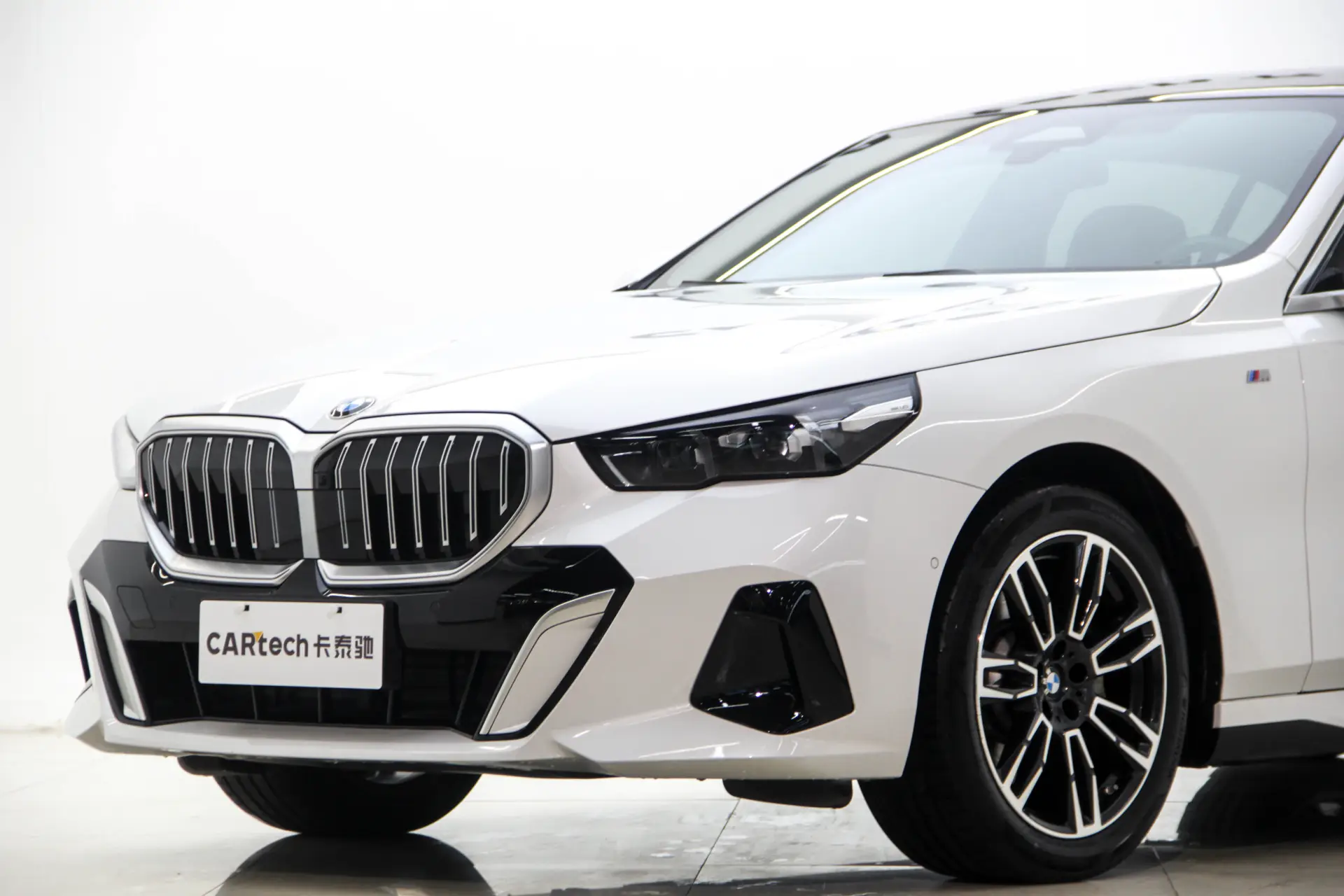 BMW 530Li, 2024 4