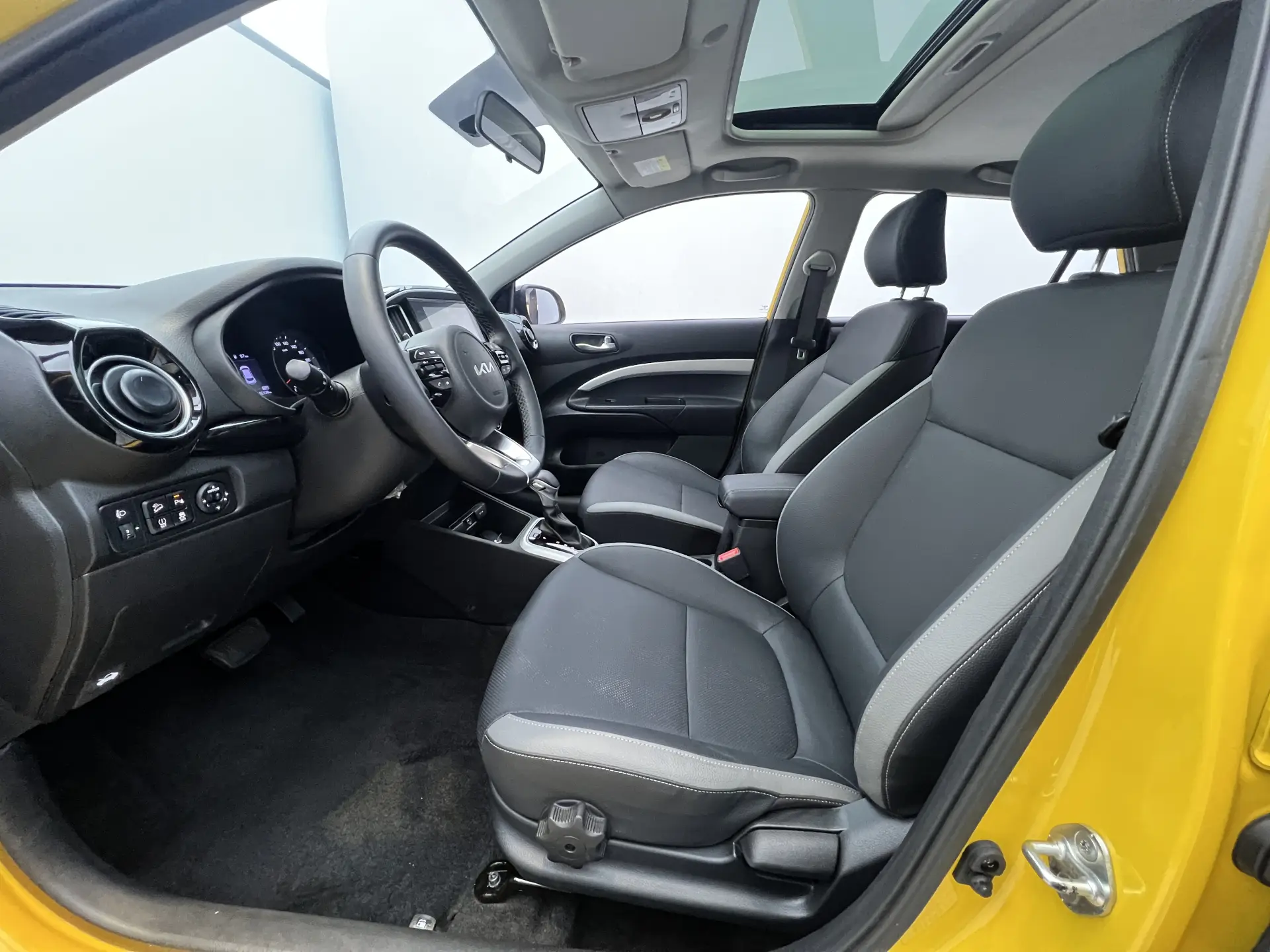 Kia KX1, 2022 11