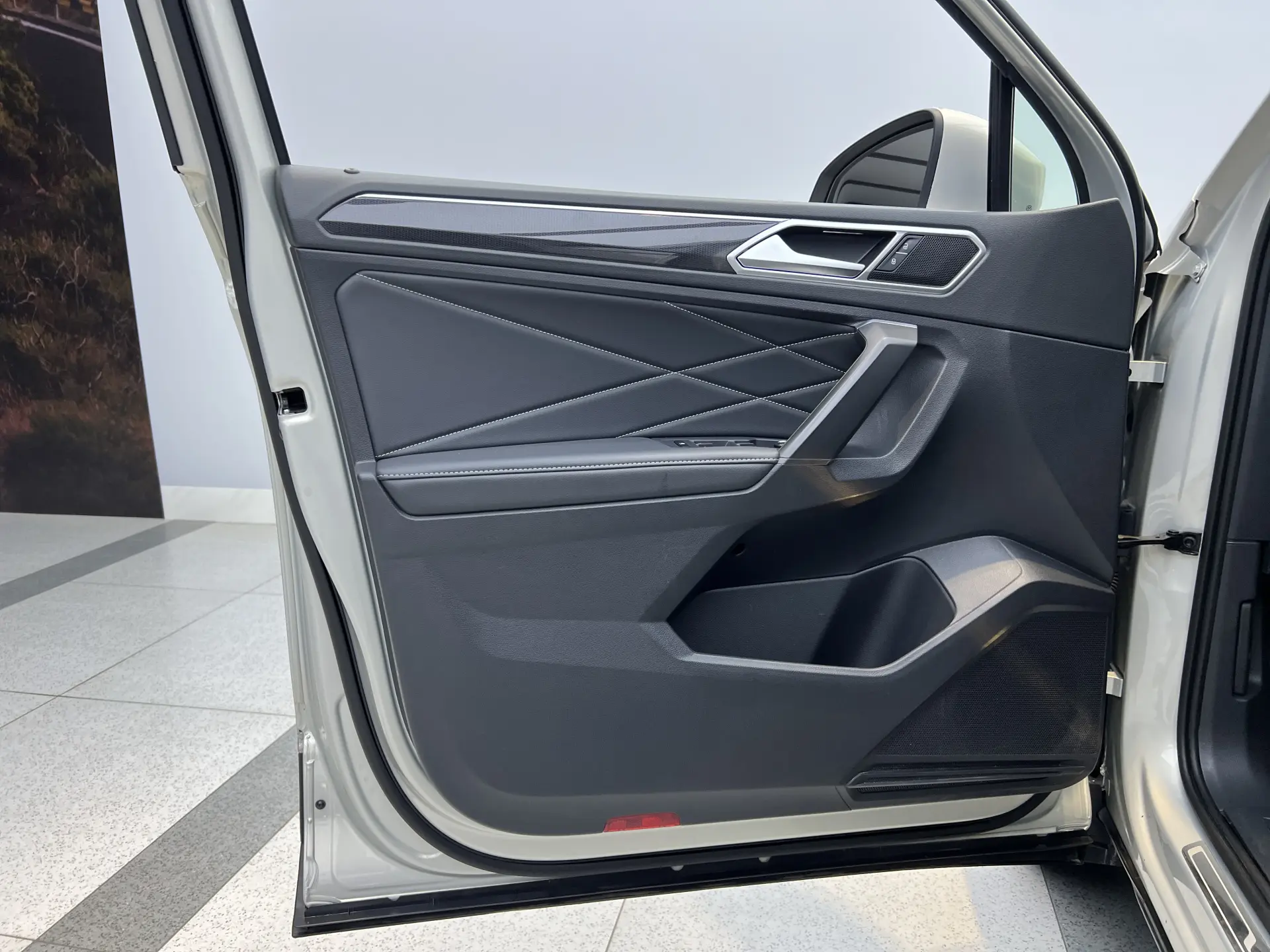 Volkswagen Tiguan L, 2022 12
