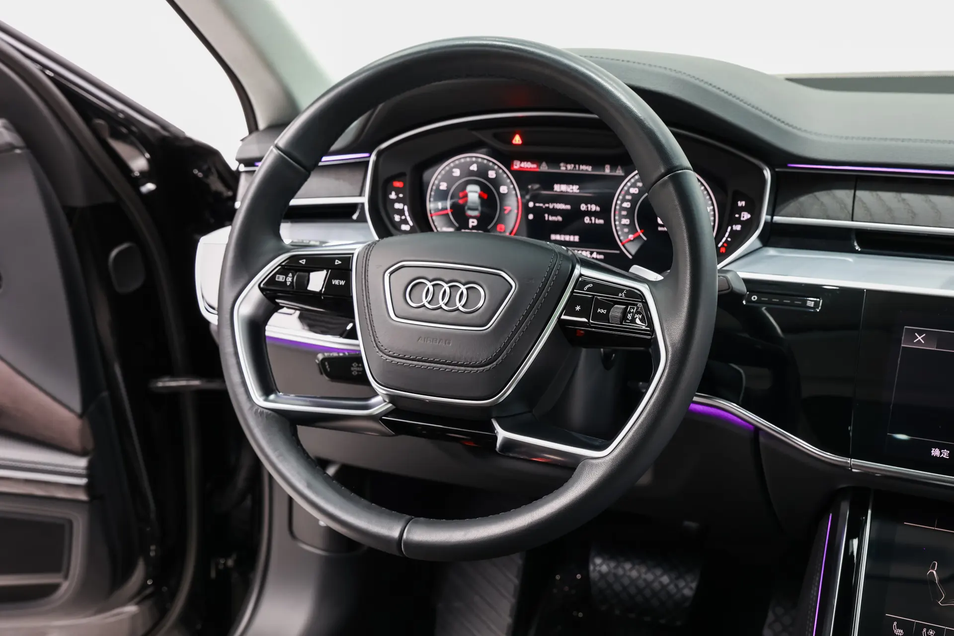 Audi A8L 50 TFSI, 2024 25
