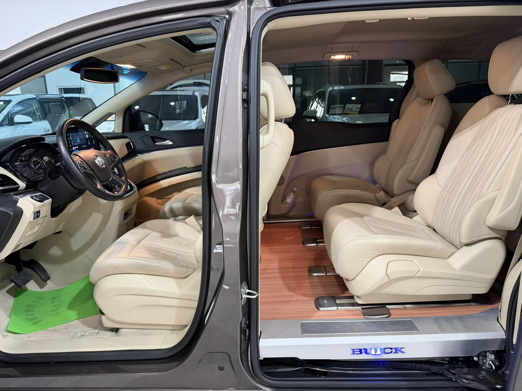 Buick GL8, 2024 9