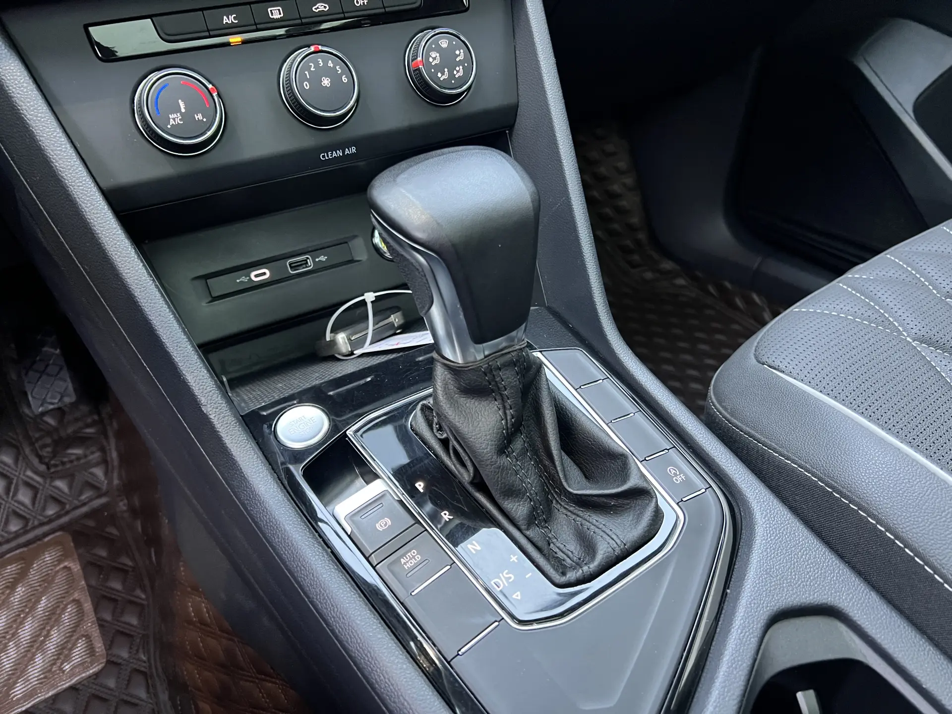 Volkswagen Tiguan L, 2022 10