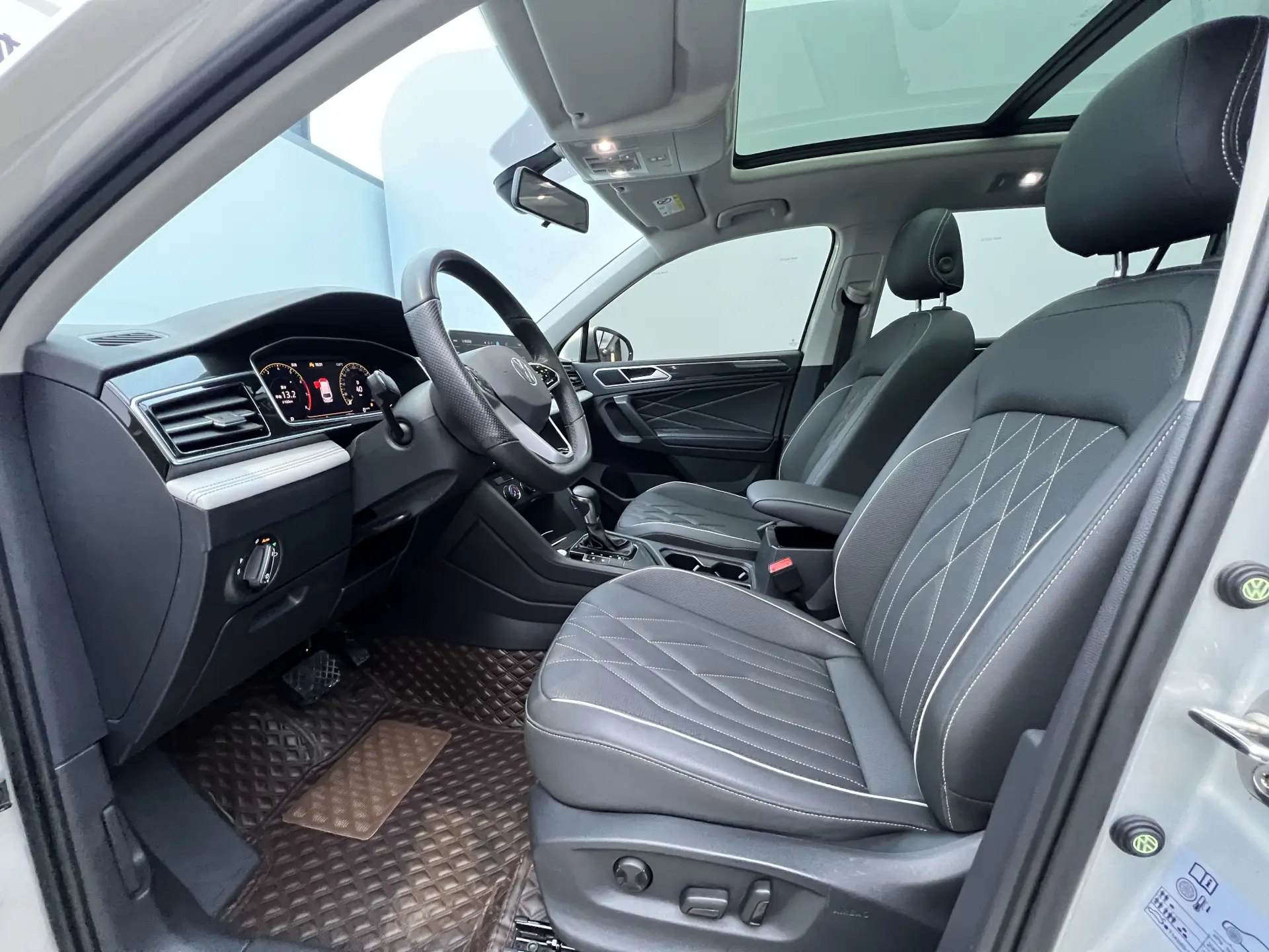 Volkswagen Tiguan L, 2022 11