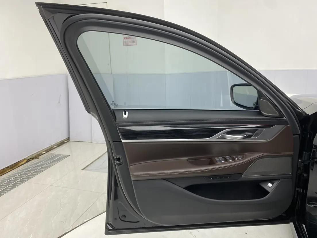 BMW 730Li, 2022 17