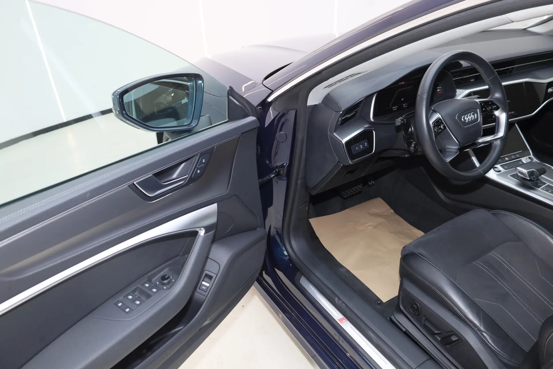 Audi A7L 45 TFSI, 2024 23