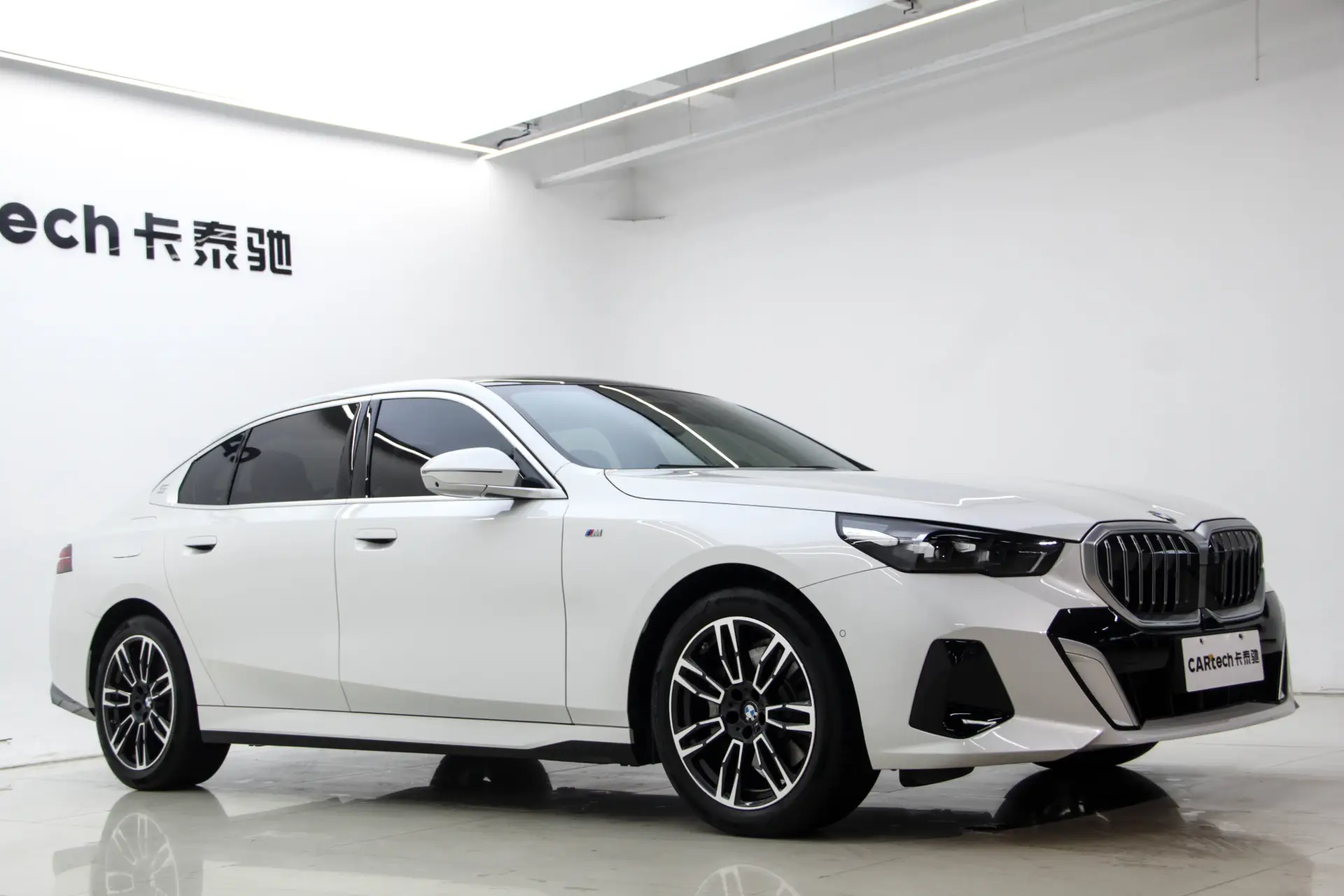 BMW 530Li, 2024 2