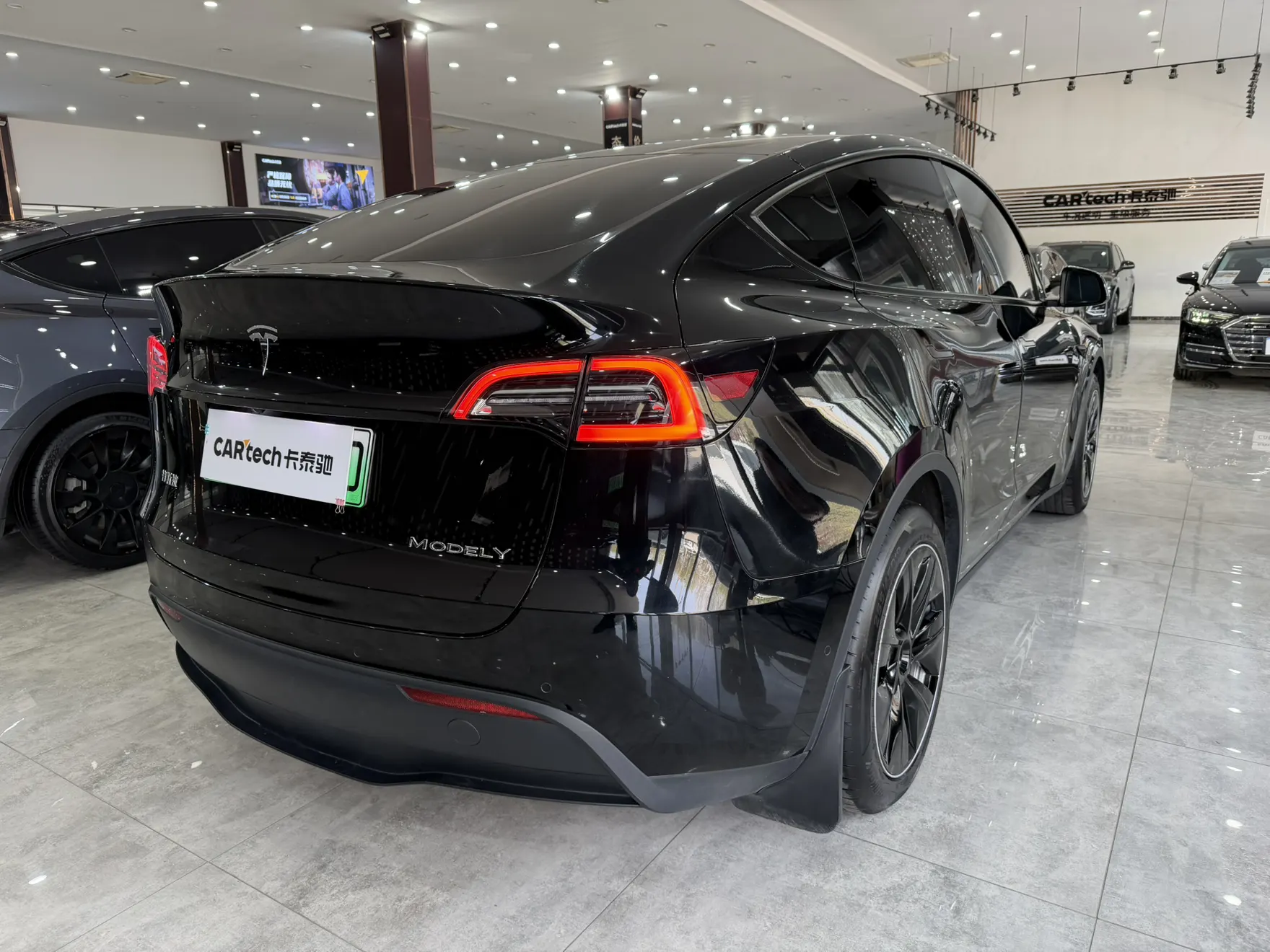 Tesla Model Y, 2022 4