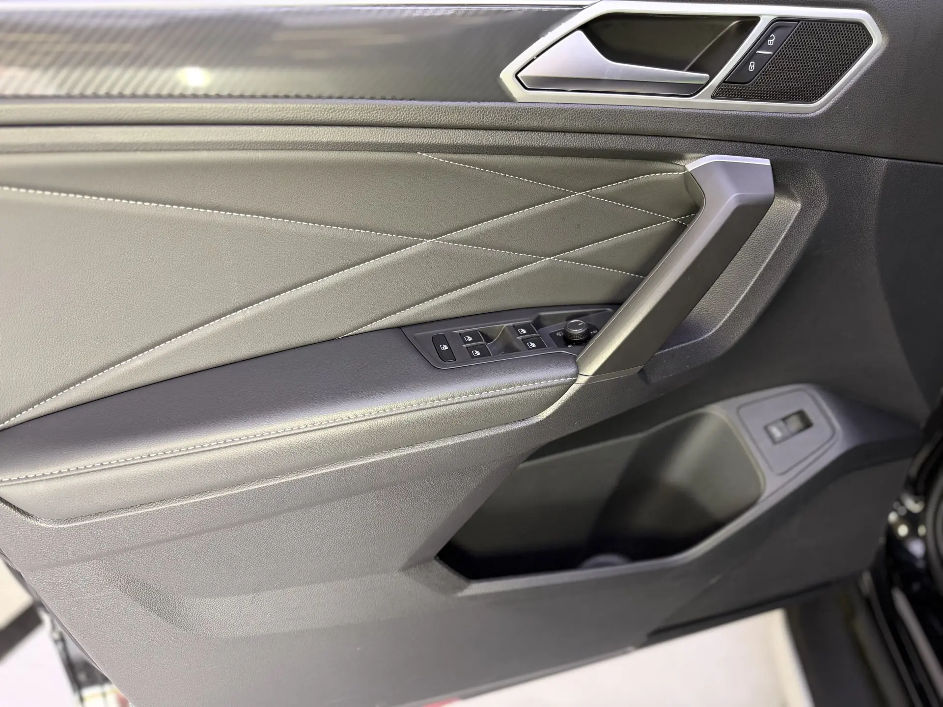 Volkswagen Tiguan L, 2023 16
