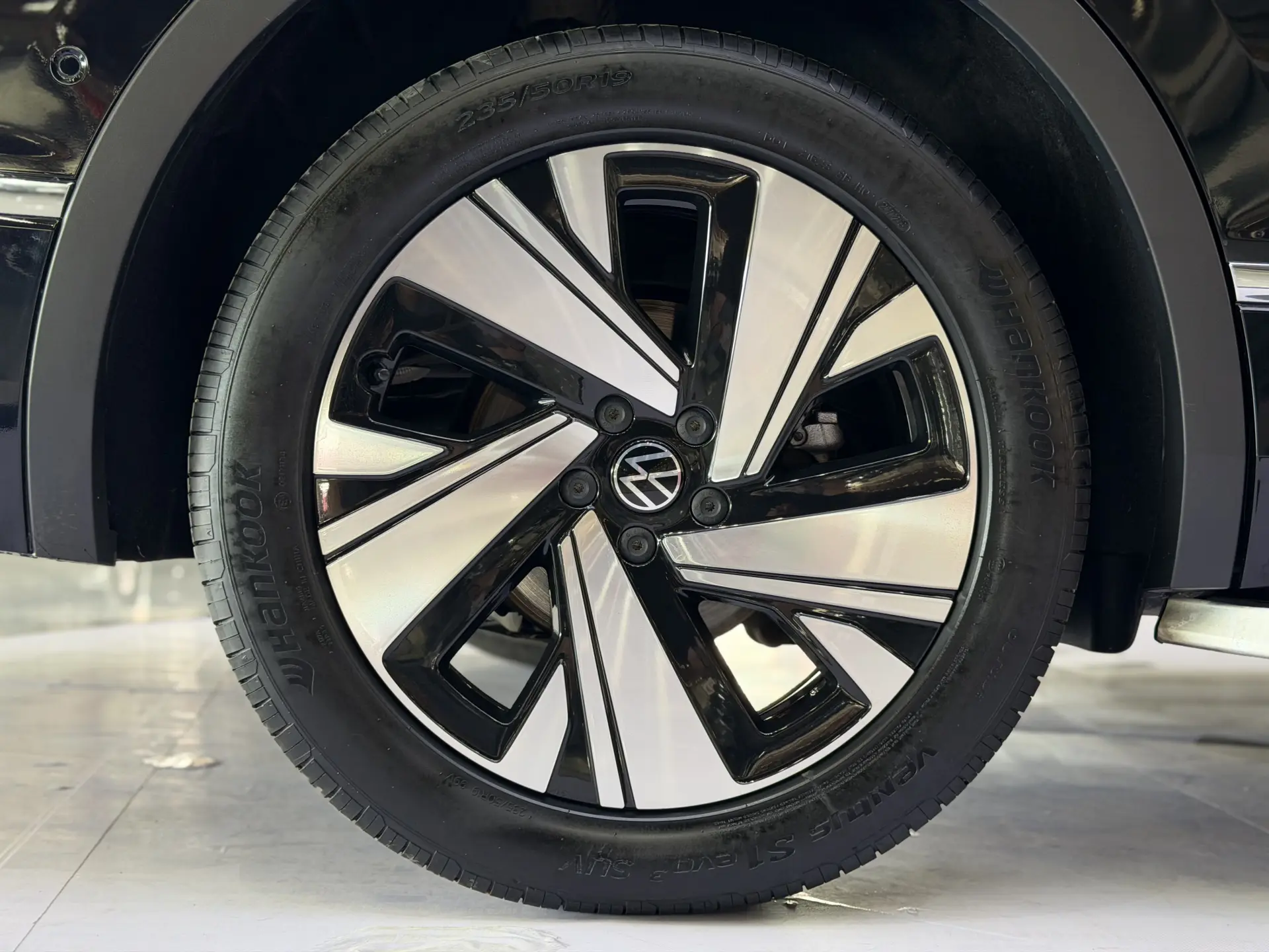 Volkswagen Tiguan L, 2023 11