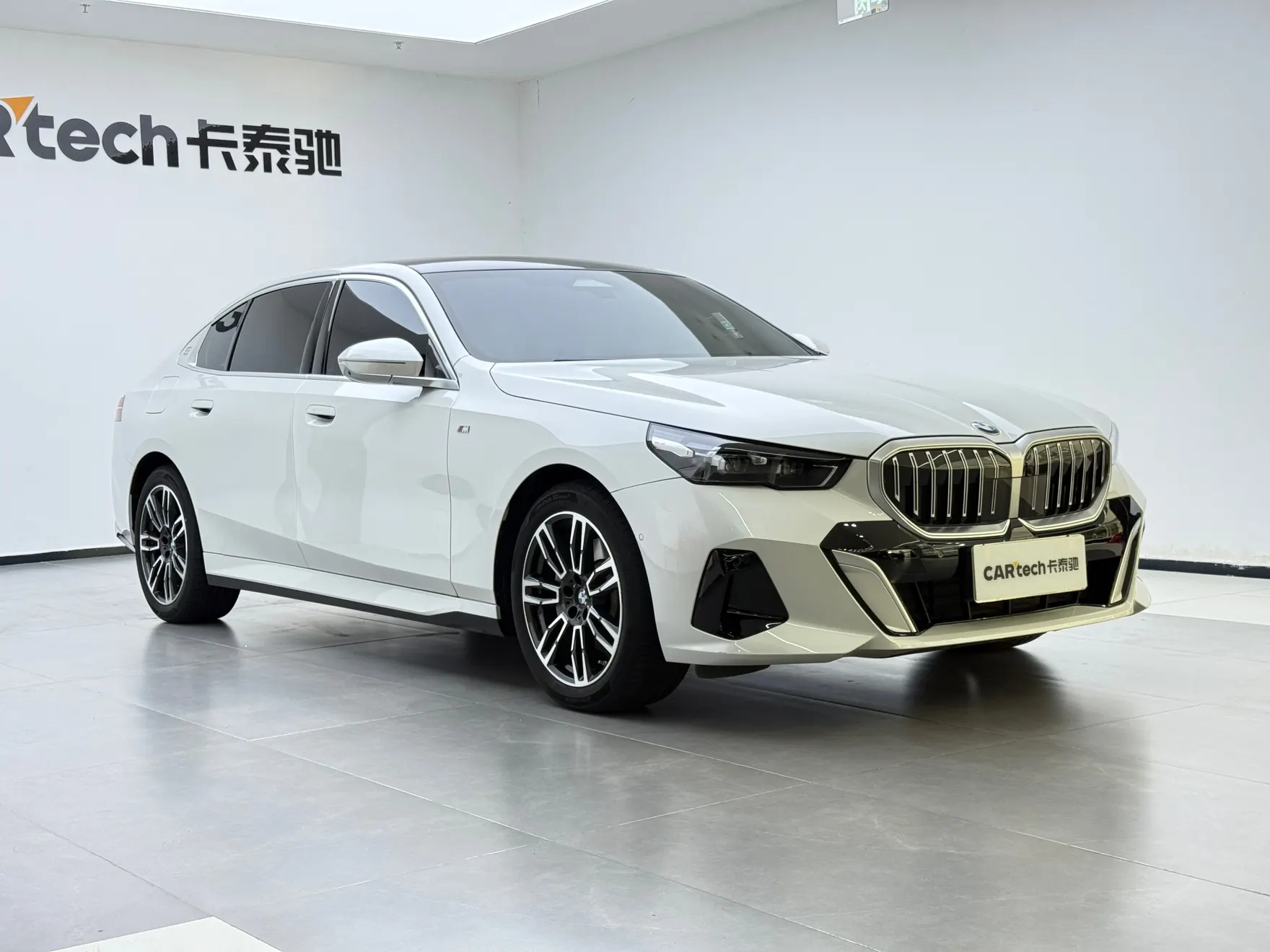 BMW 530Li, 2024 2