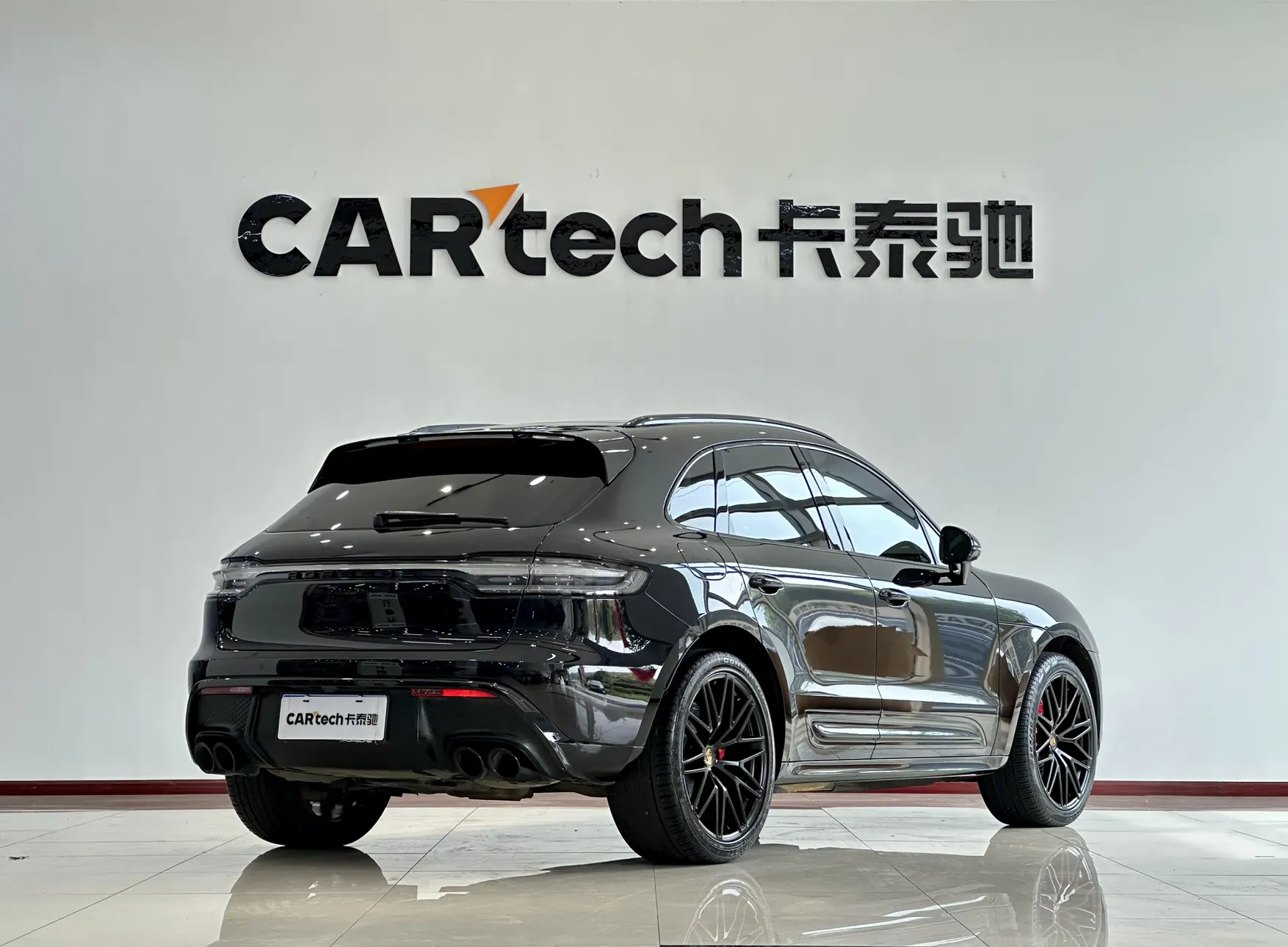 Porsche Macan, 2023 все фото