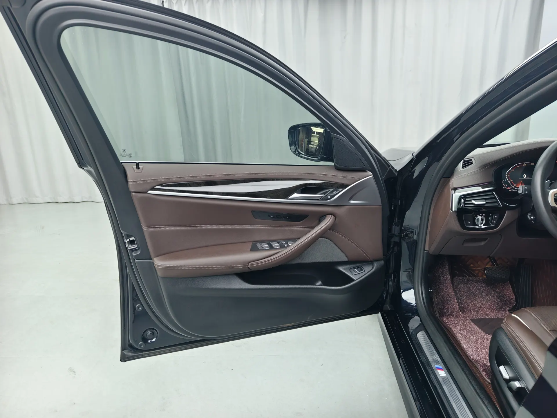 BMW 530Li, 2022 10