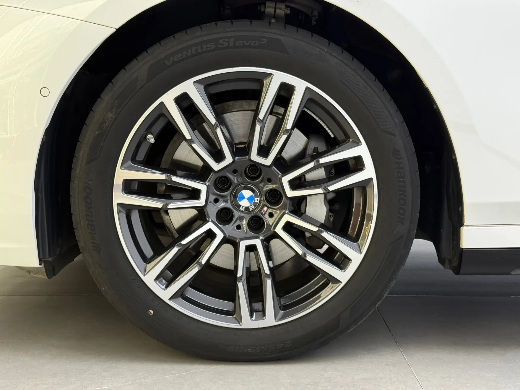BMW 530Li, 2024 11