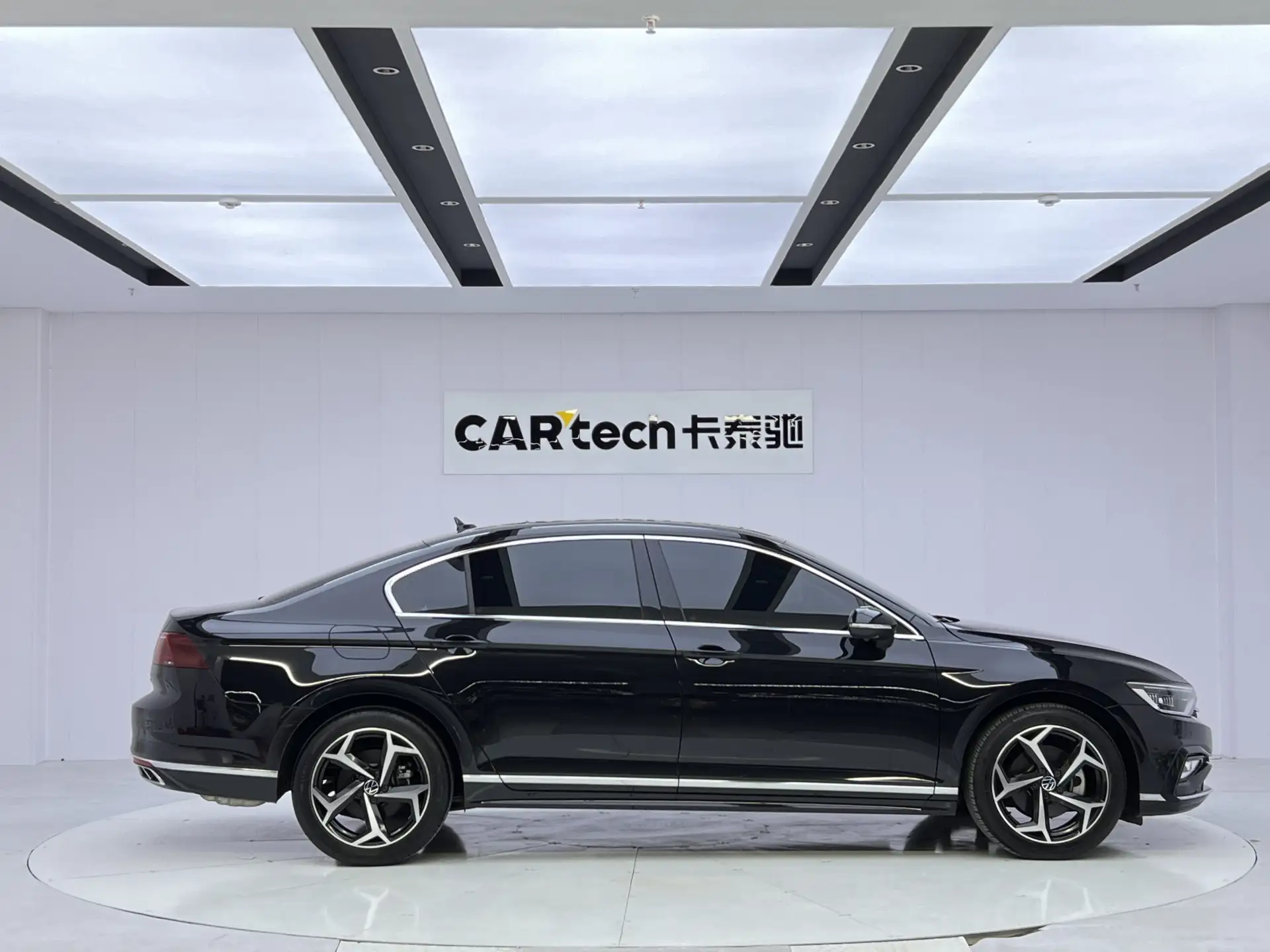 Volkswagen Magotan, 2024 4