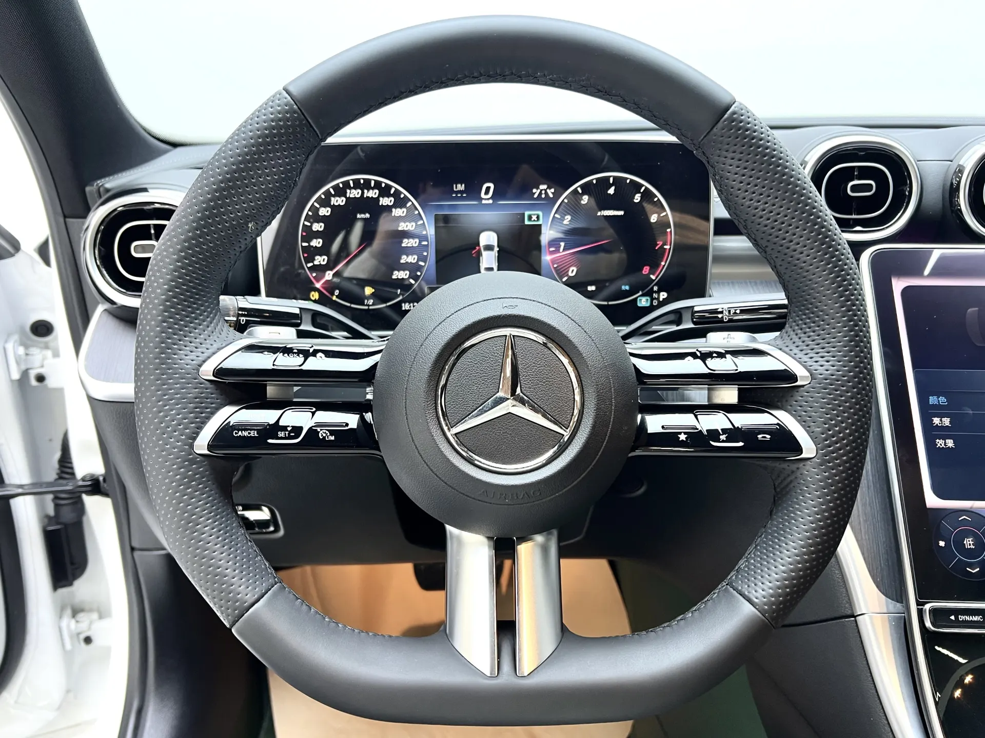 Mercedes-Benz C 200 L, 2023 14