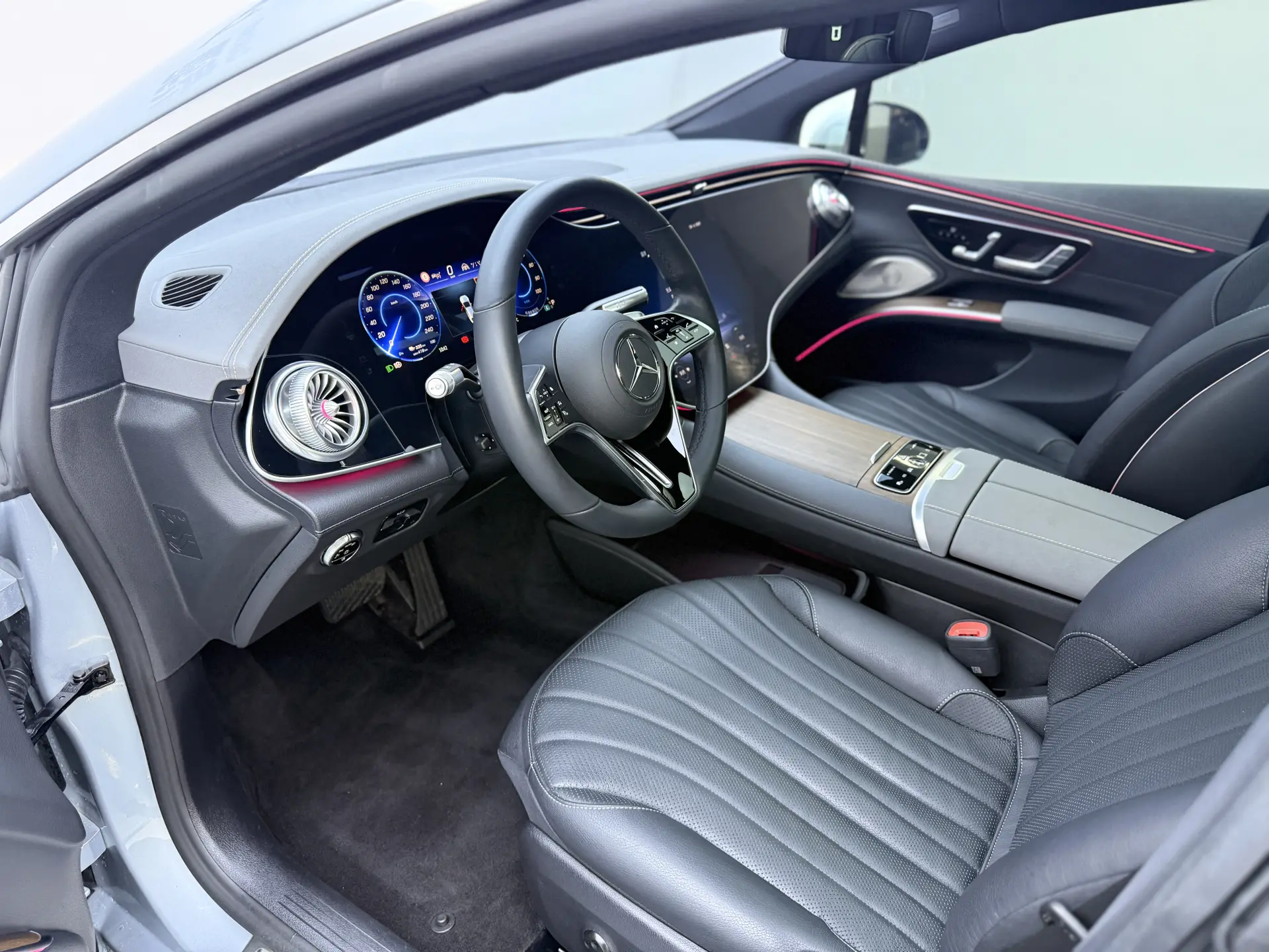 Mercedes-Benz EQS, 2024 10