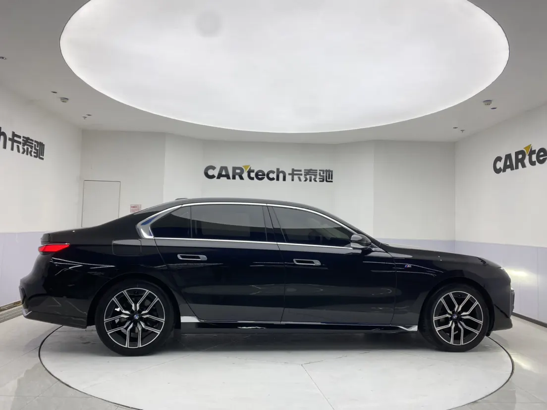 BMW 735Li, 2024 4