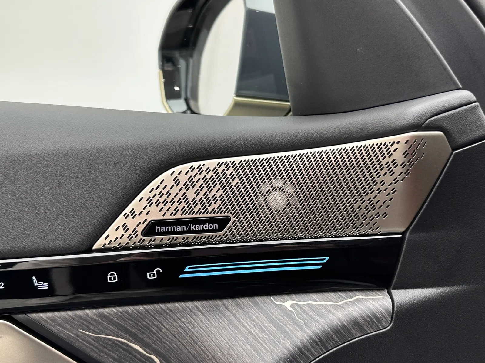 BMW 525Li, 2024 17