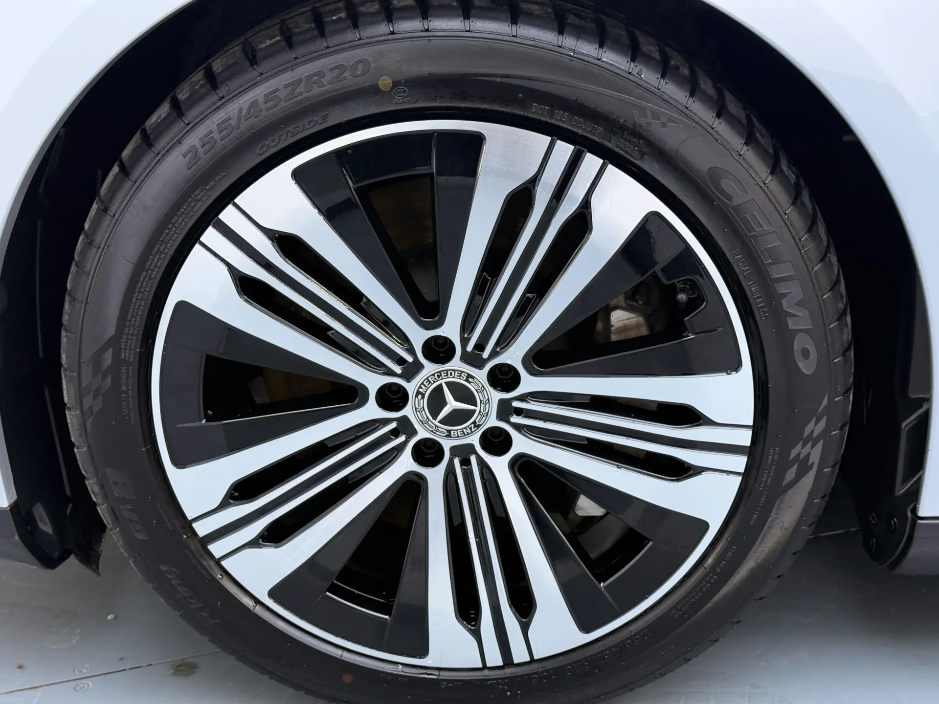 Mercedes-Benz EQS, 2024 24