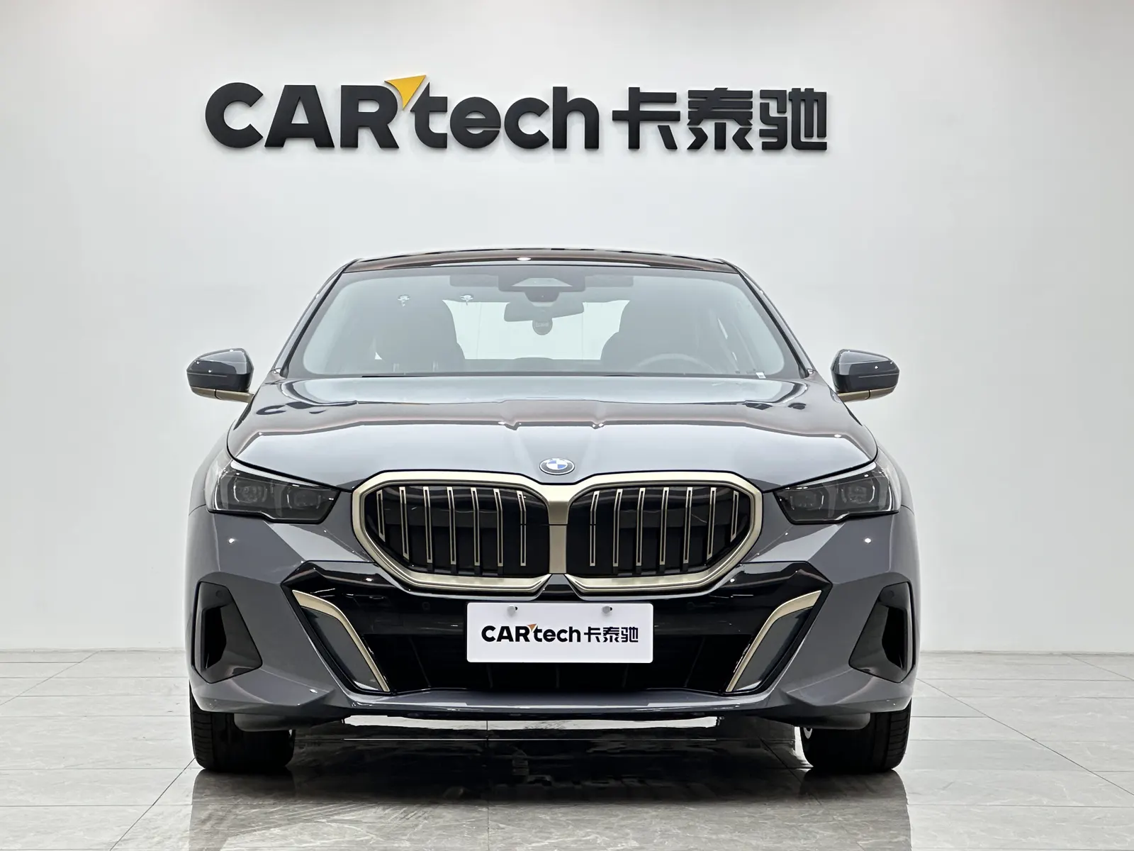 BMW 525Li, 2024 7