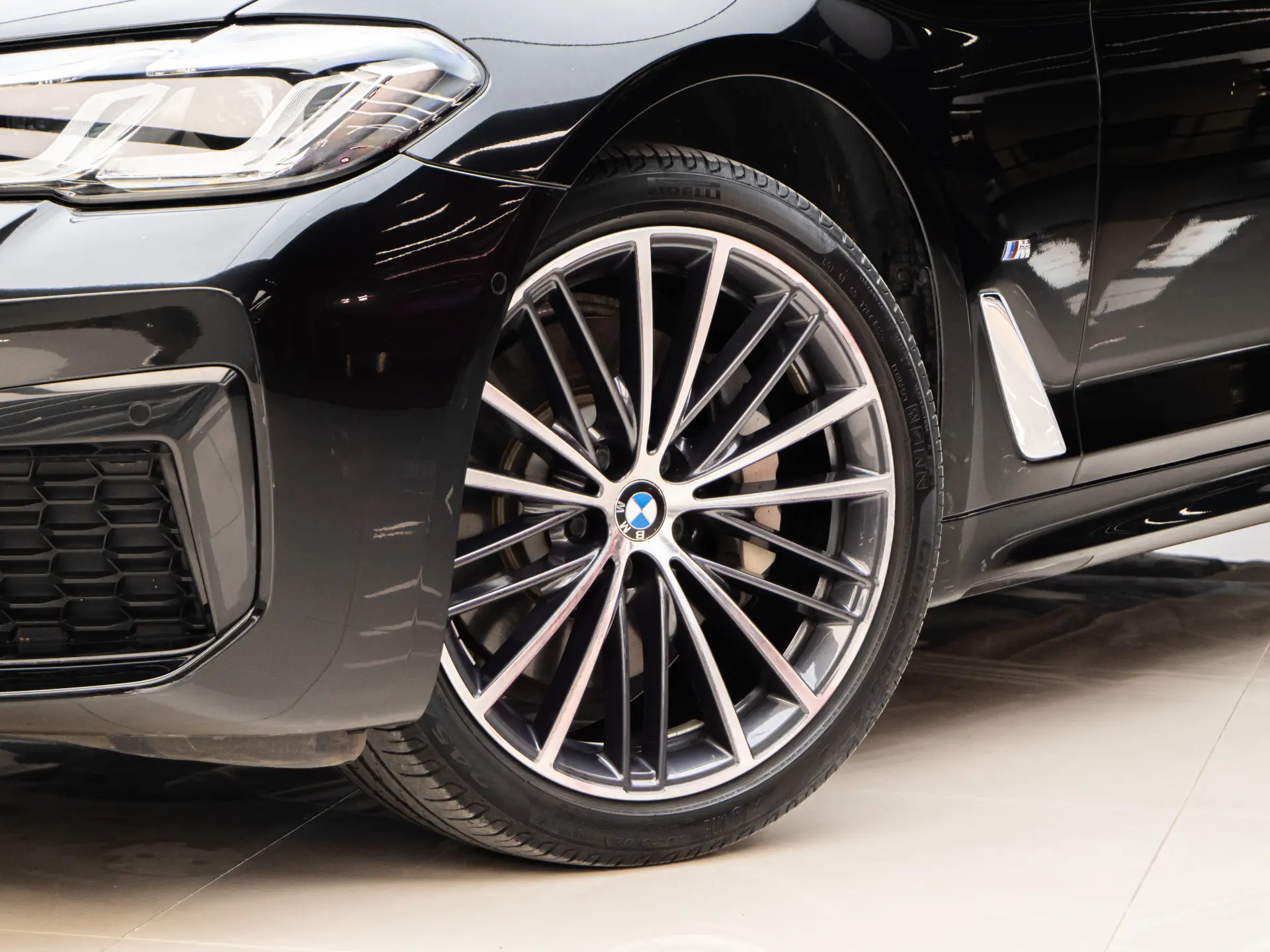 BMW 530Li, 2023 11