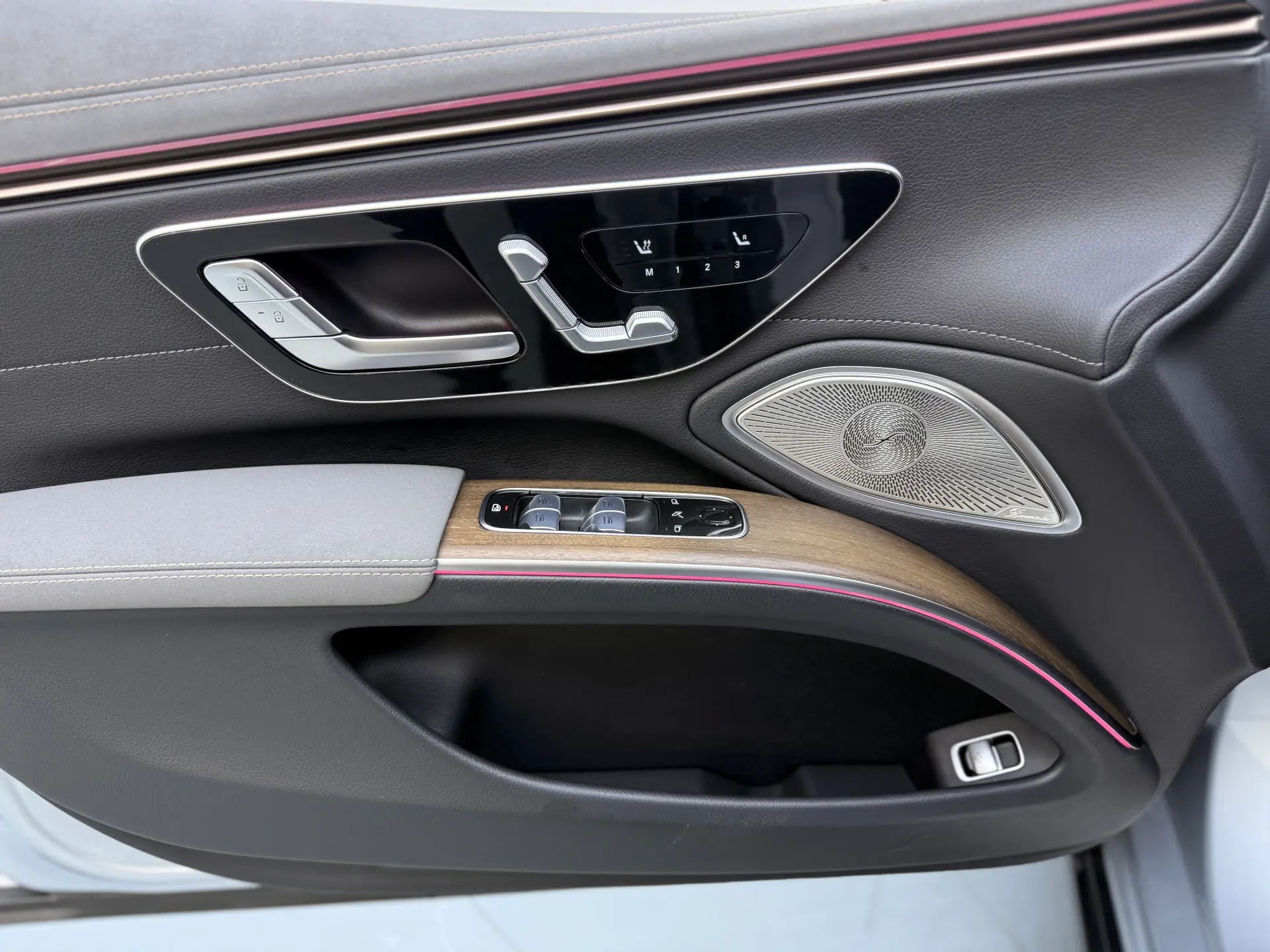Mercedes-Benz EQS, 2024 21