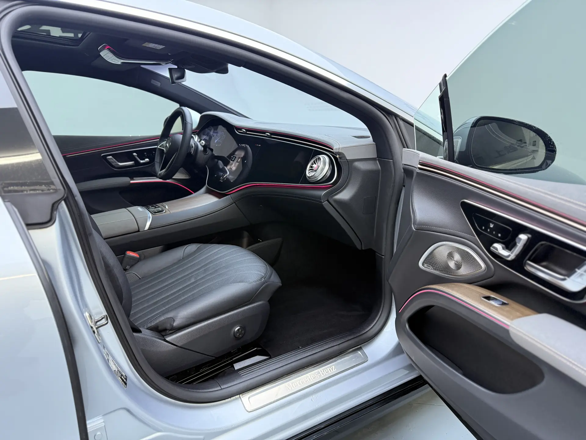 Mercedes-Benz EQS, 2024 11