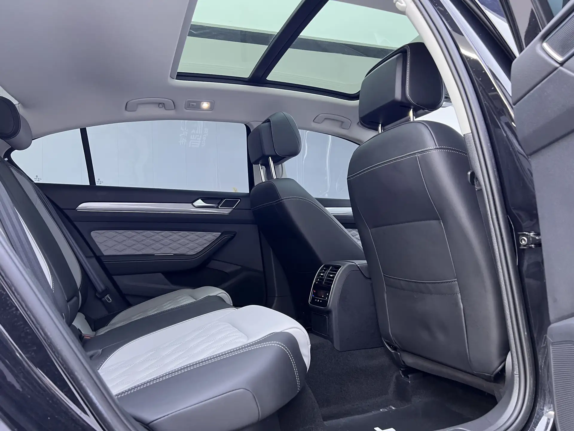 Volkswagen Magotan, 2024 25