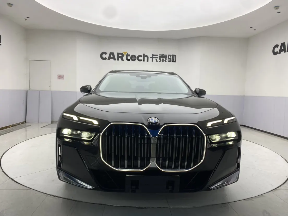 BMW 735Li, 2024 3