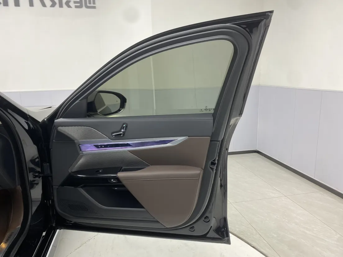 BMW 735Li, 2024 16