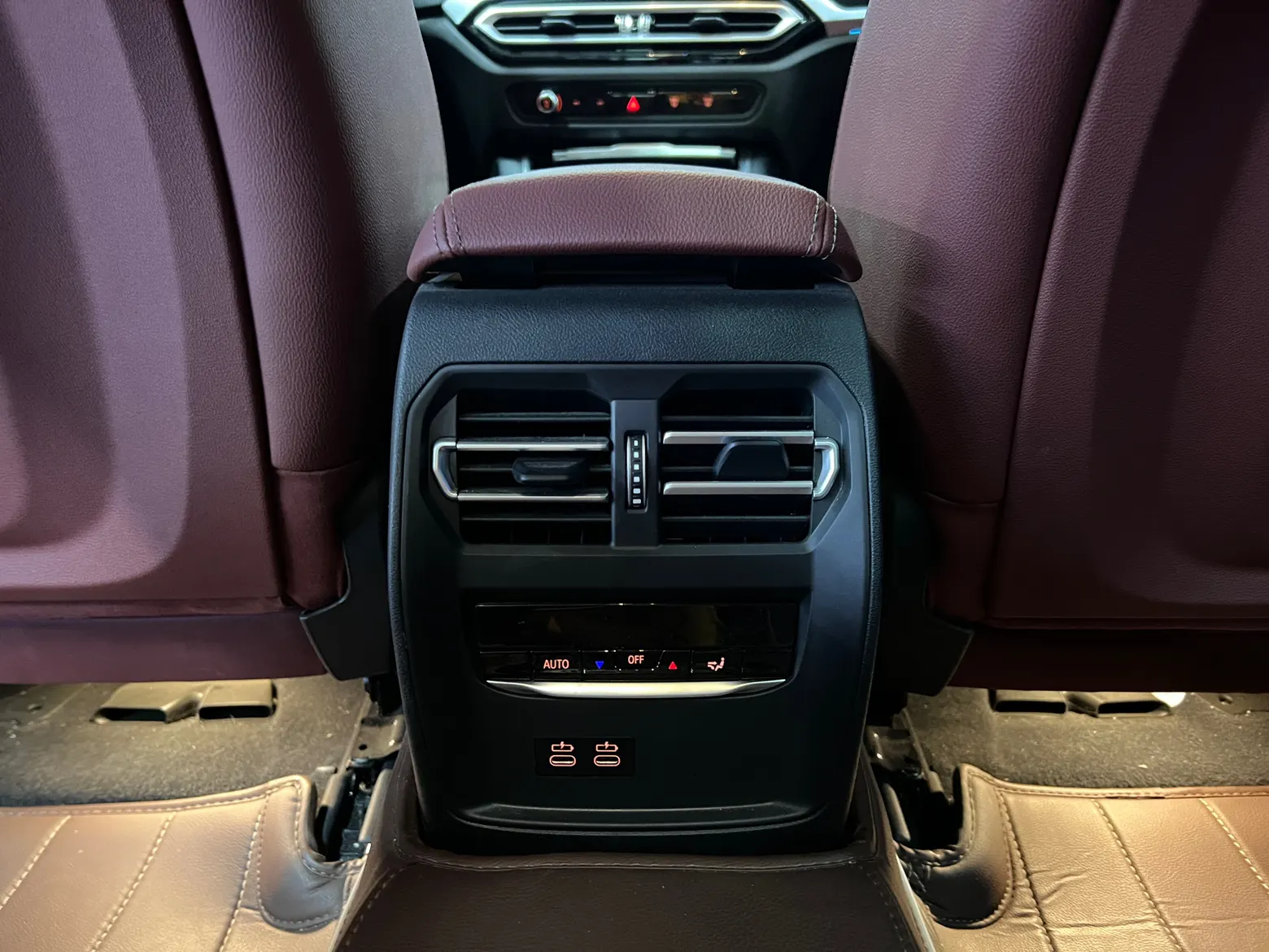 BMW 325Li, 2023 15