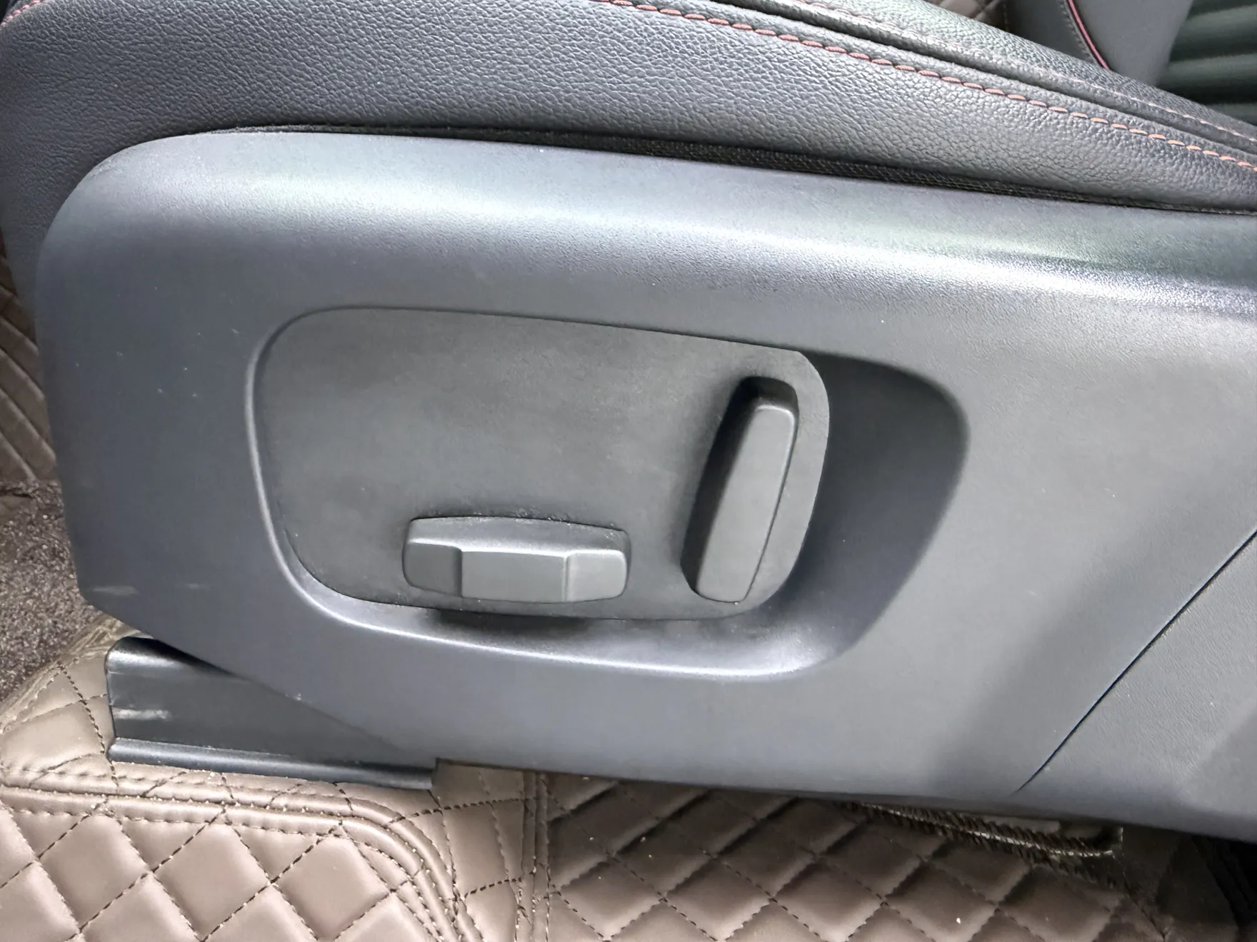 Land Rover Discovery Sport, 2023 18