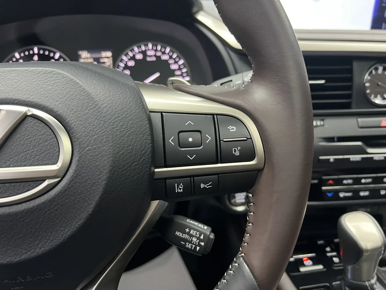 Lexus RX 300, 2022 23