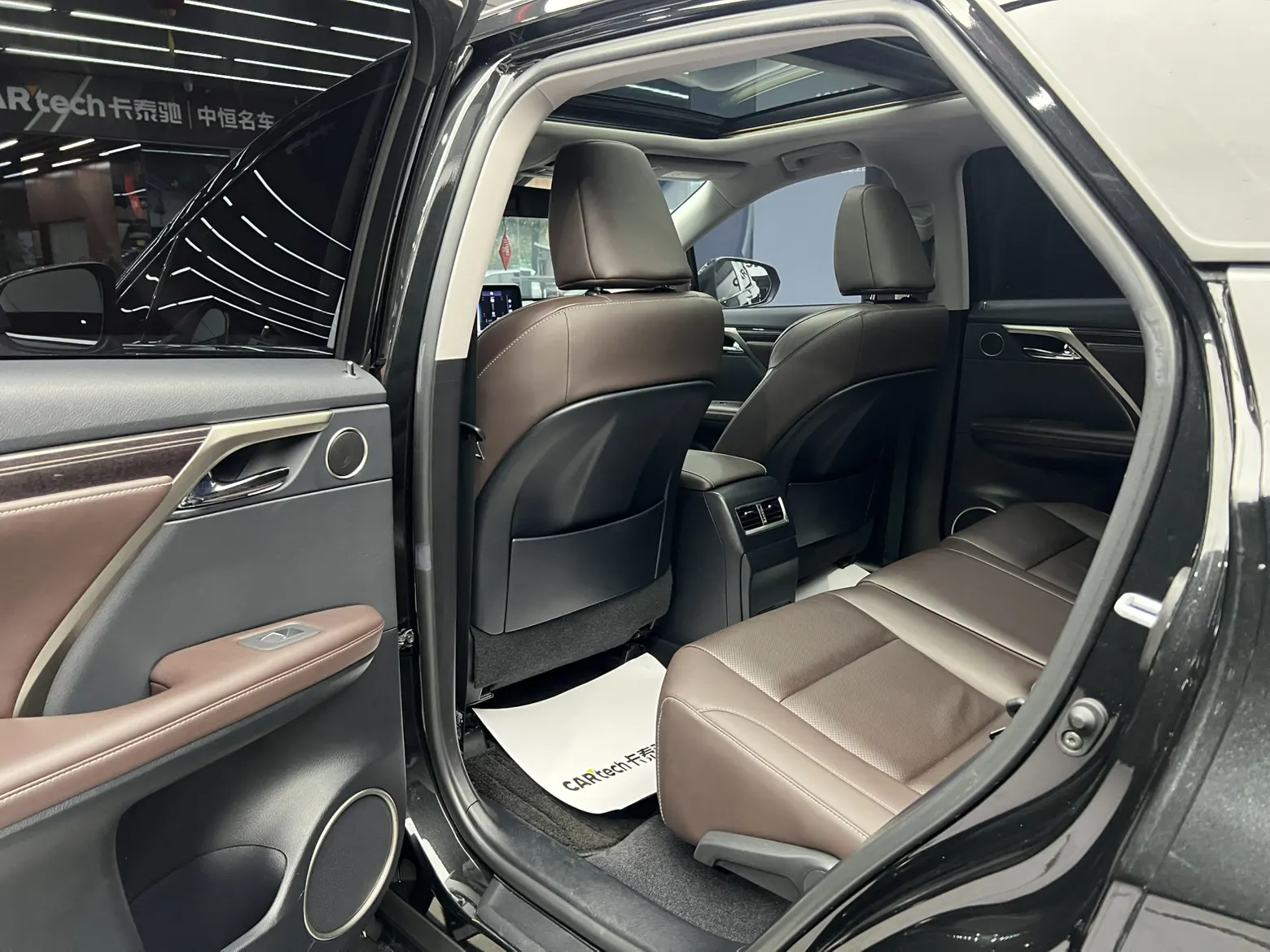 Lexus RX 300, 2022 28