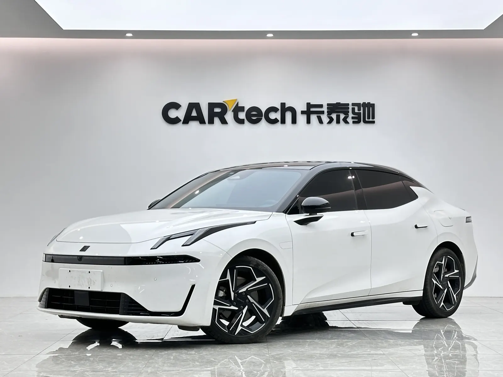 Lynk & Co 02