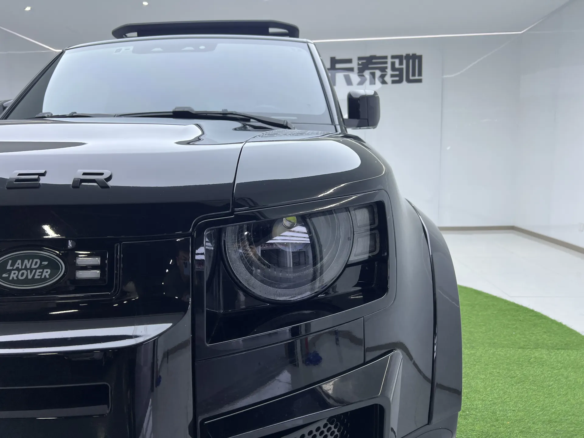 Land Rover Defender, 2023 30