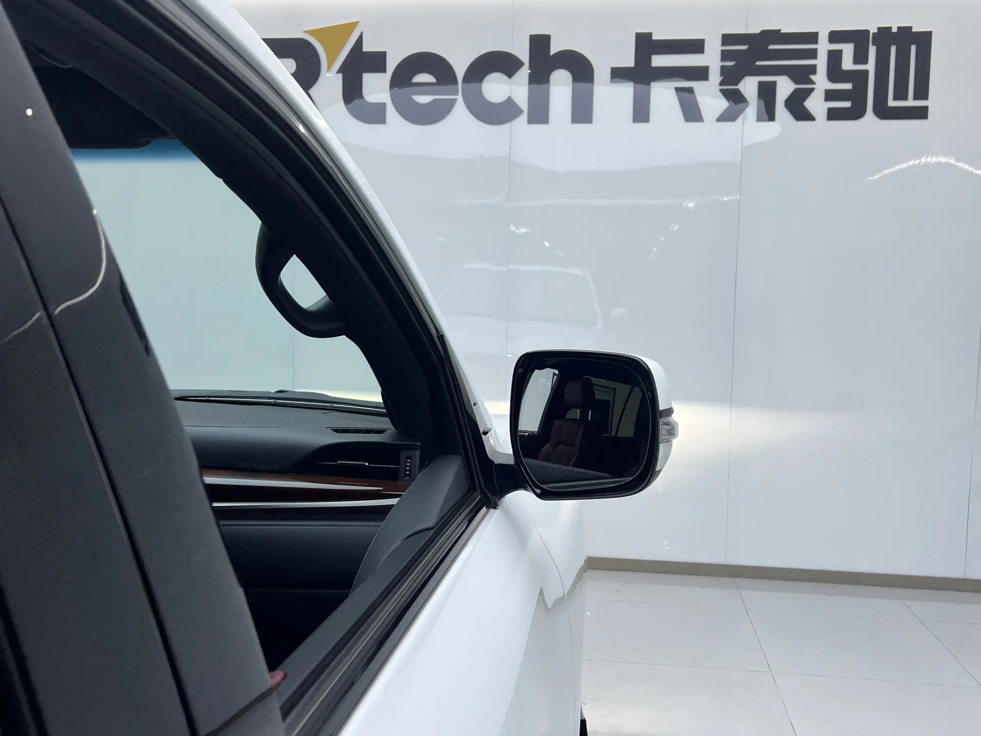Lexus LX 570, 2022 6