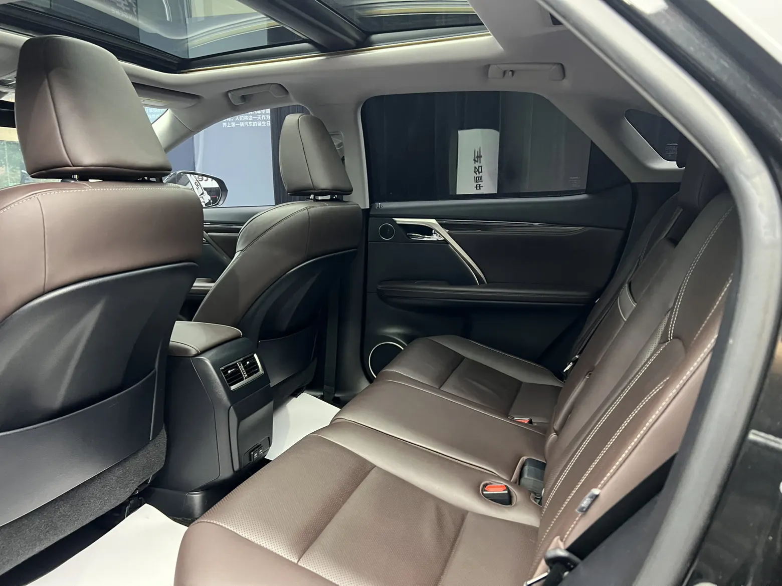 Lexus RX 300, 2022 18