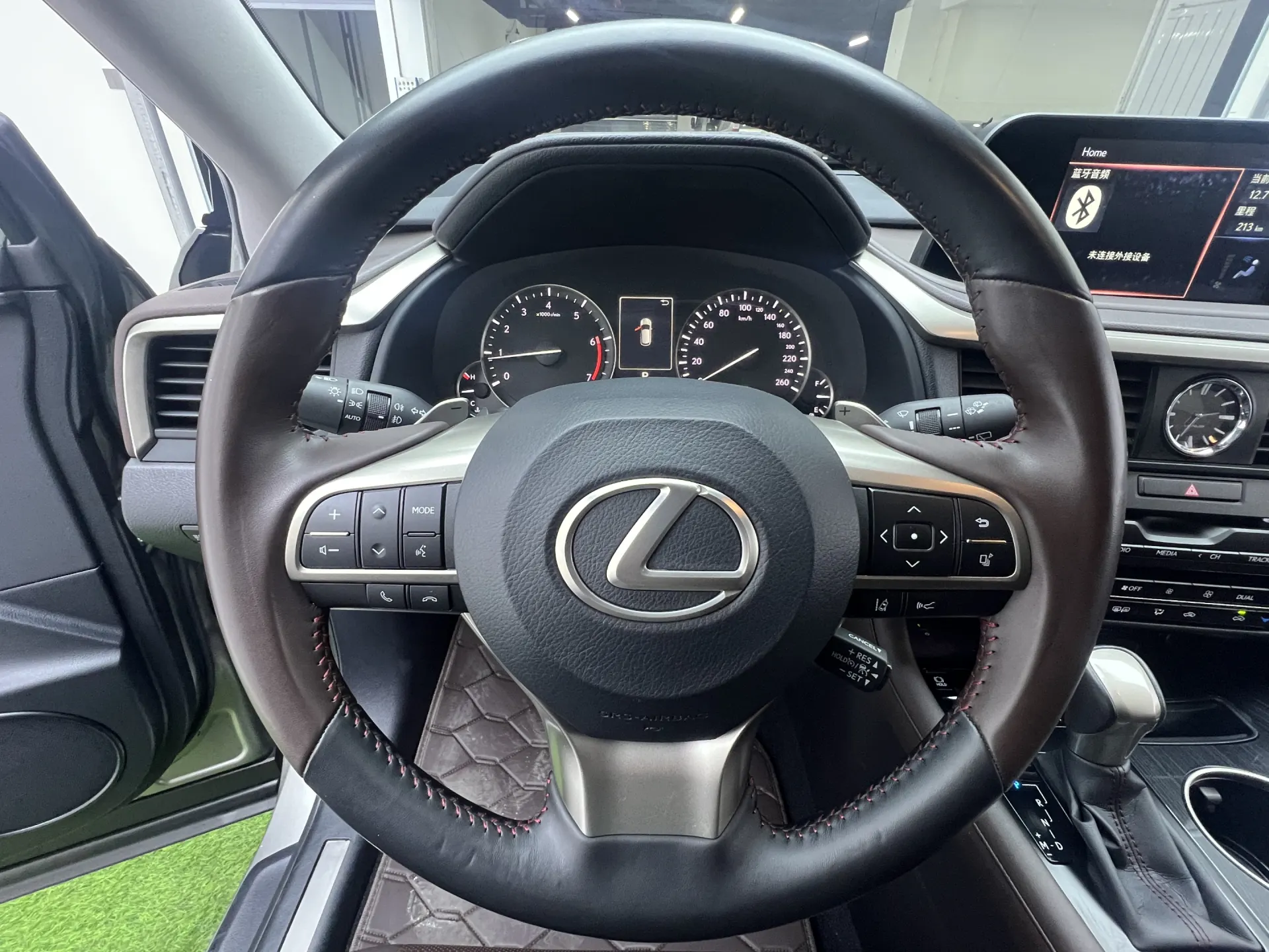 Lexus RX 300, 2022 17