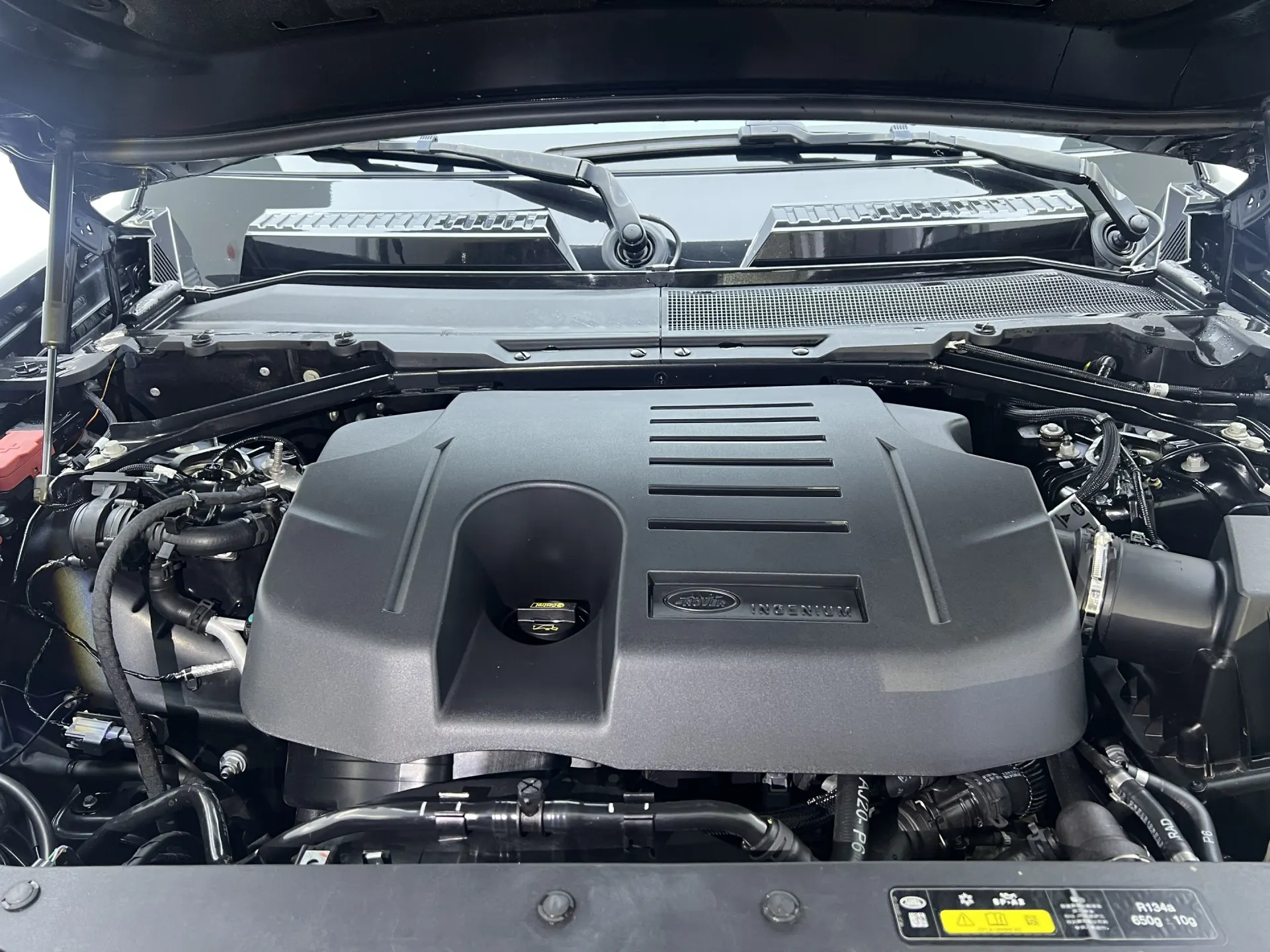 Land Rover Defender, 2023 4
