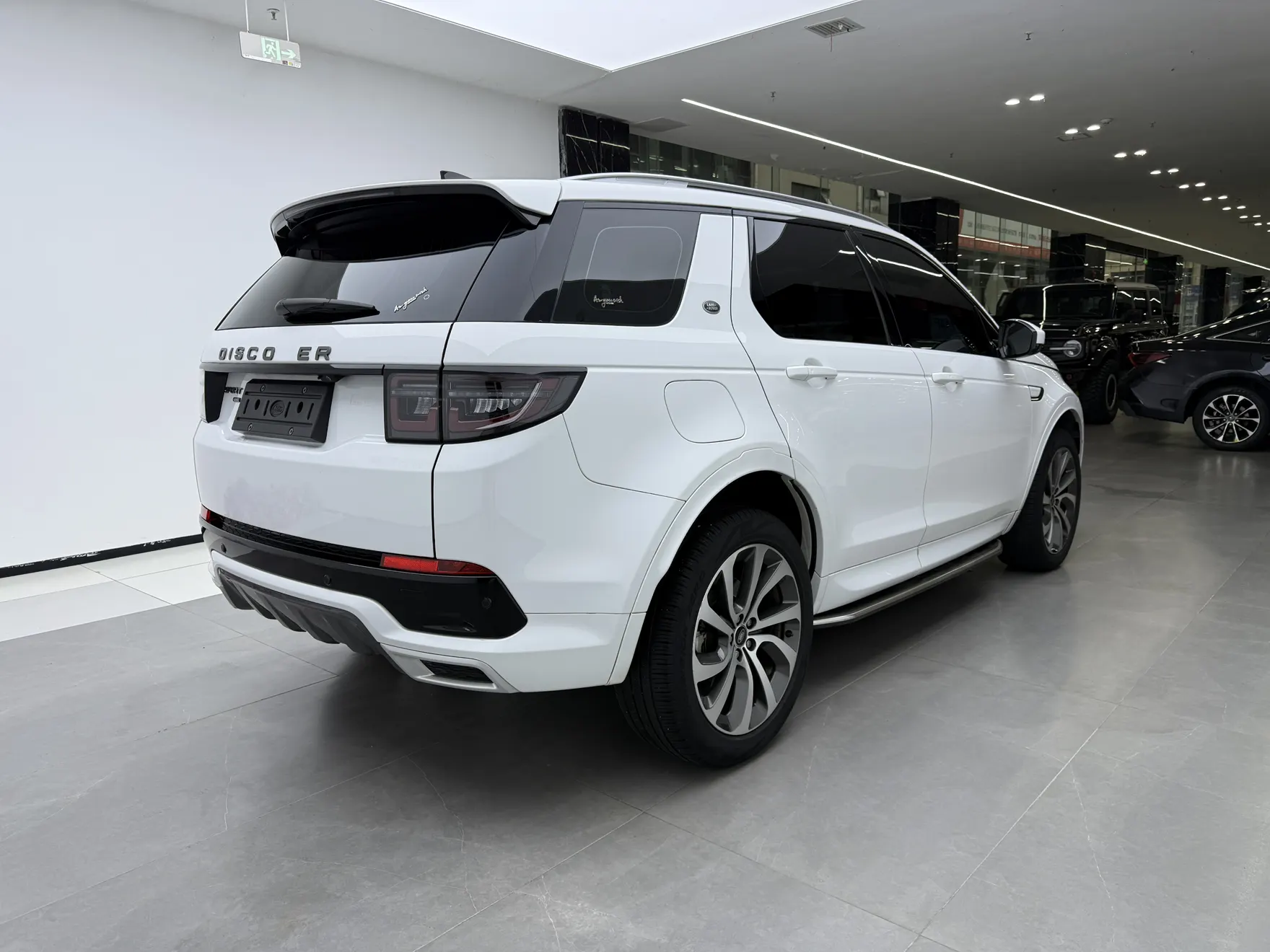 Land Rover Discovery Sport, 2023 все фото