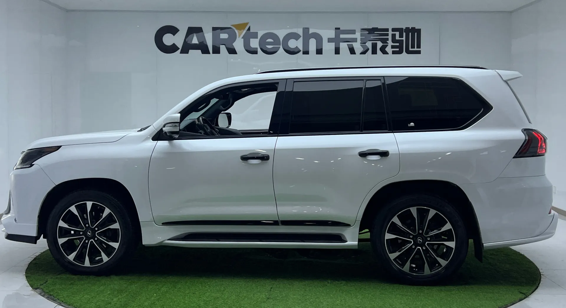 Lexus LX 570, 2022 22