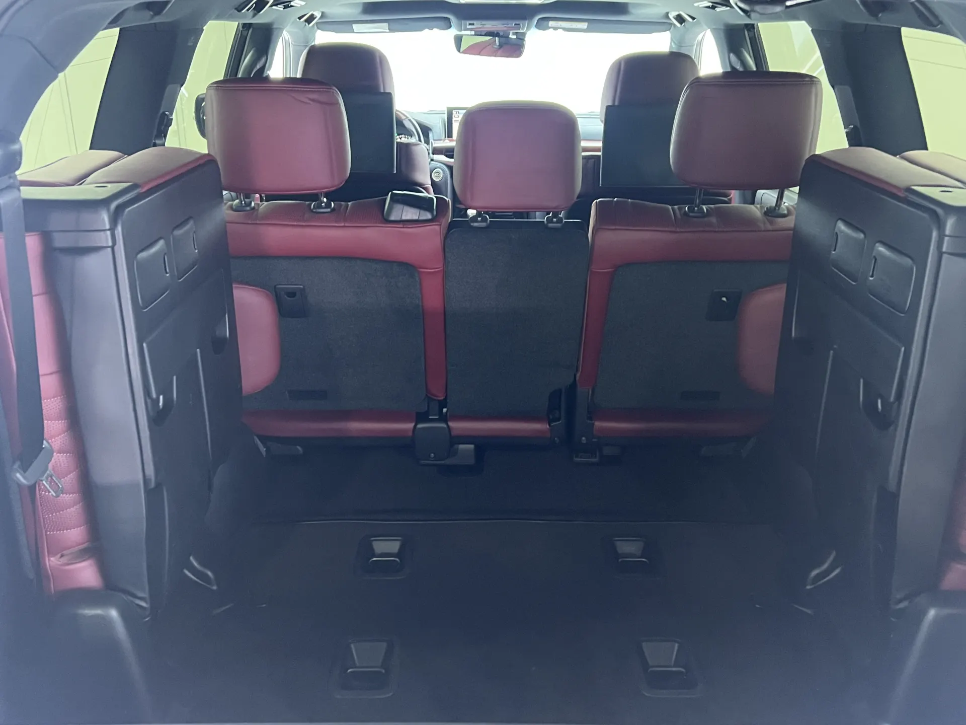 Lexus LX 570, 2022 все фото
