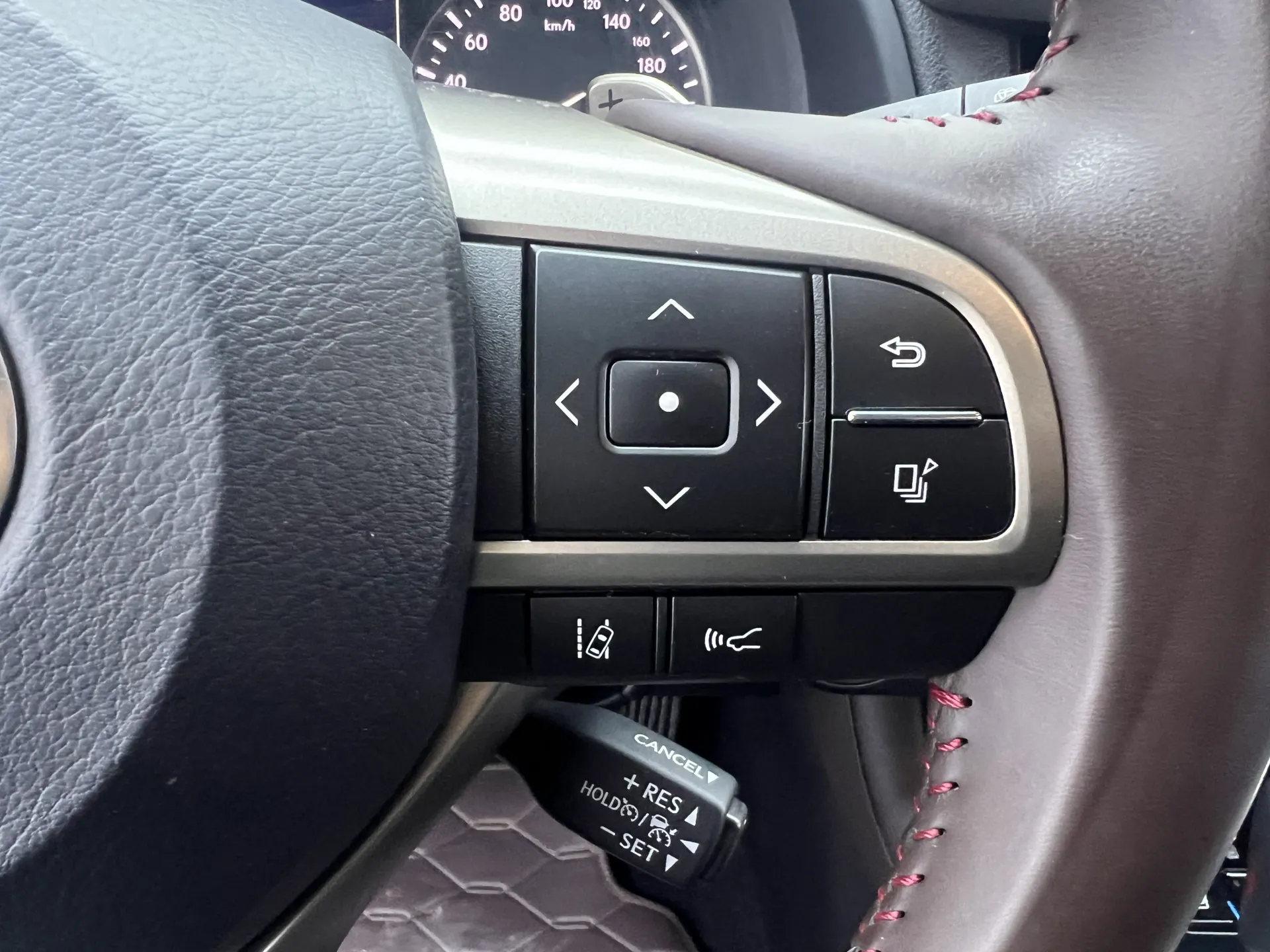 Lexus RX 300, 2022 13