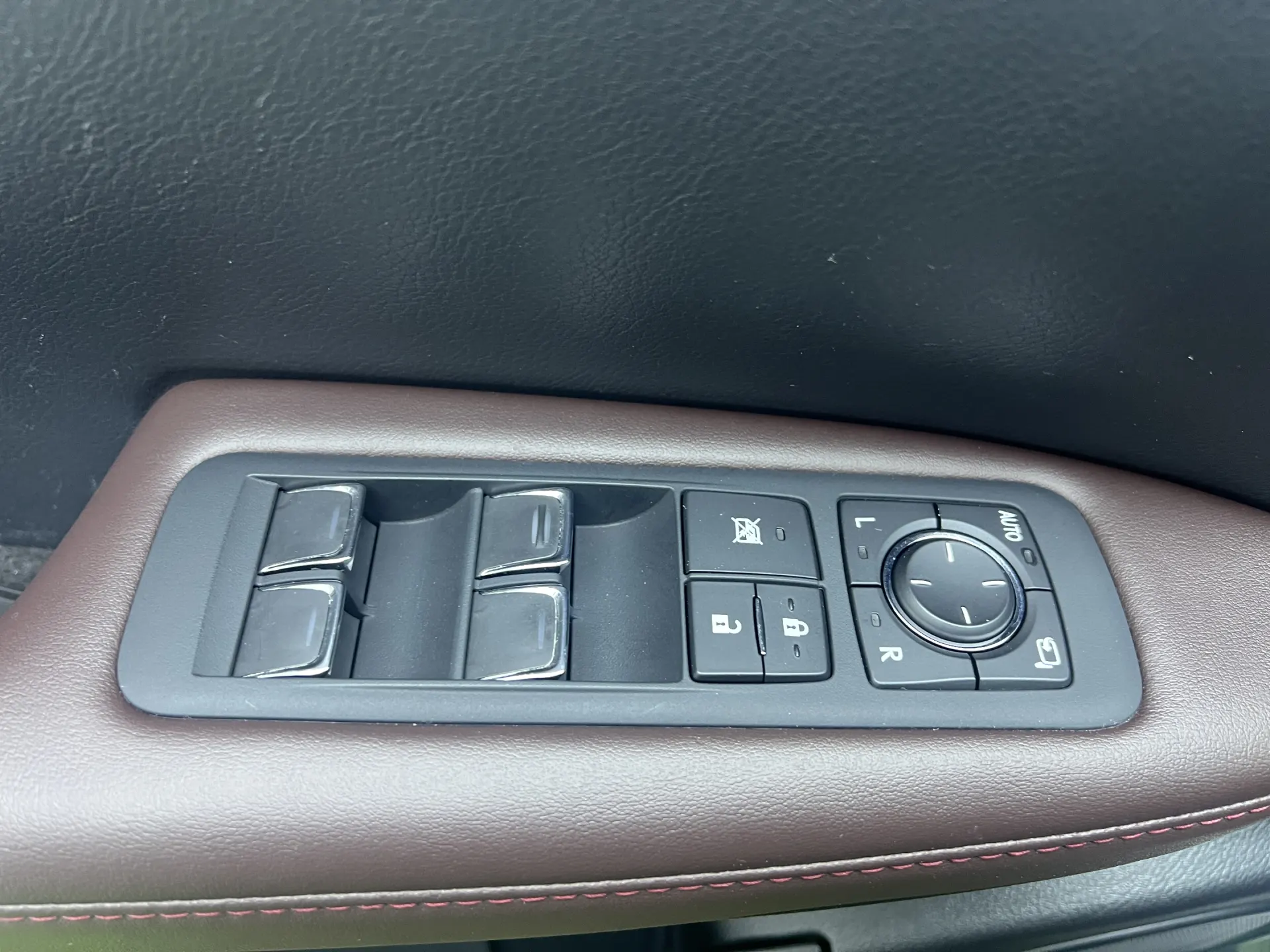 Lexus RX 300, 2022 9
