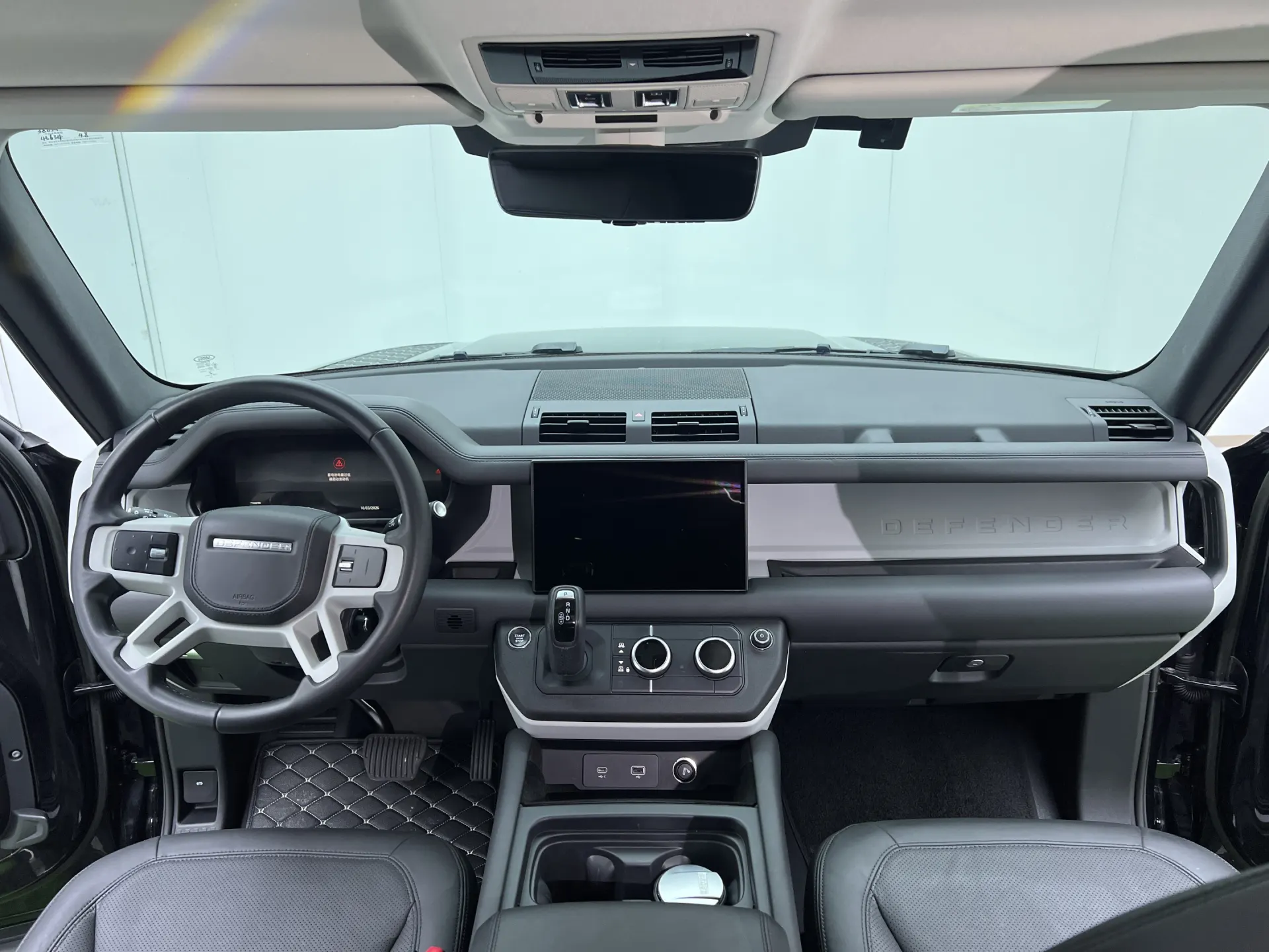 Land Rover Defender, 2023 18