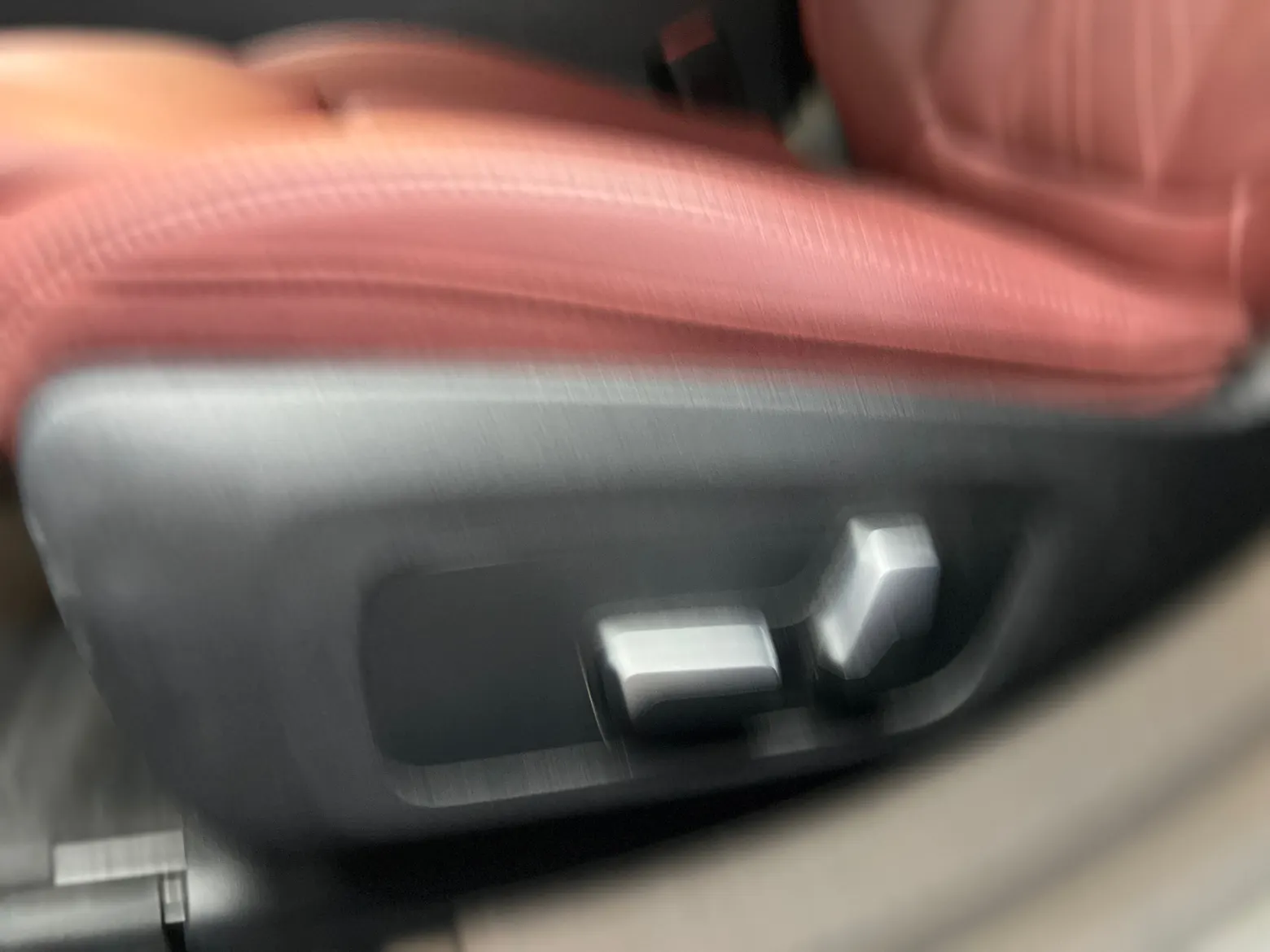 BMW 325Li, 2023 24