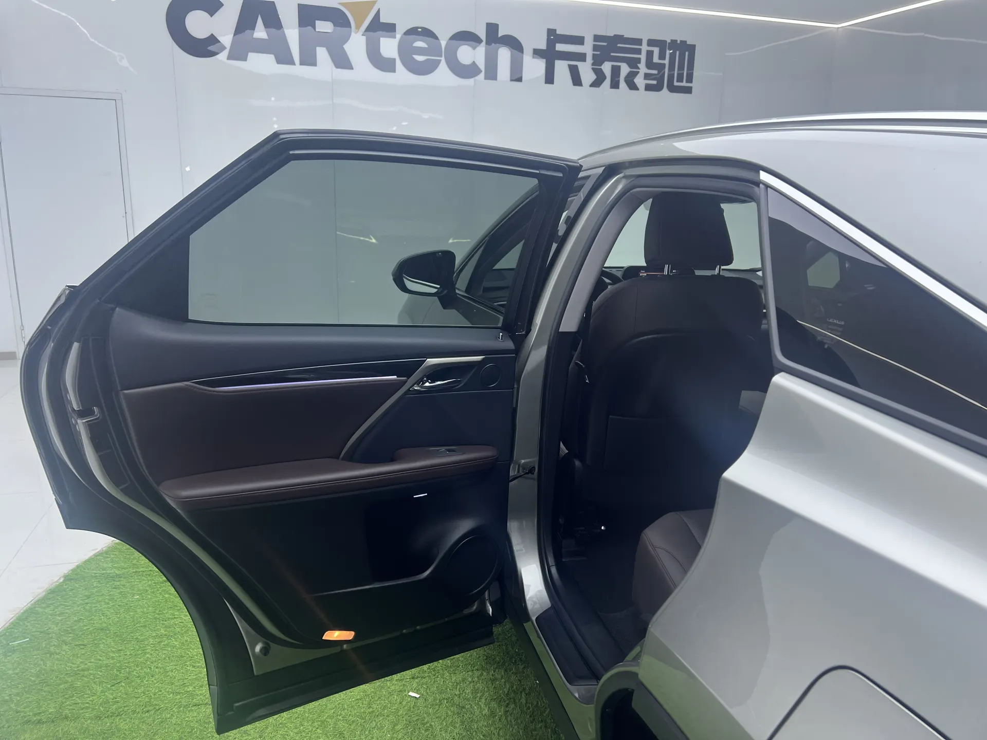 Lexus RX 300, 2022 все фото
